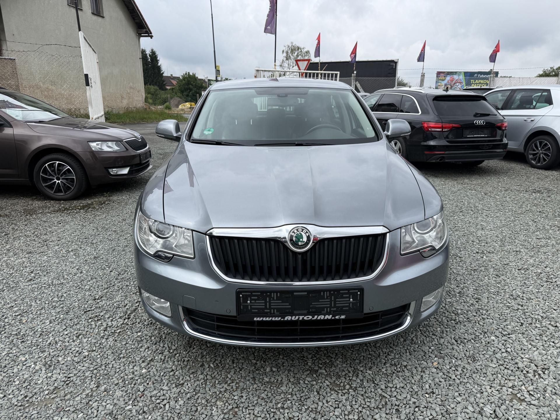 Škoda Superb, 1.4 TSI AMBITION - fotka 2