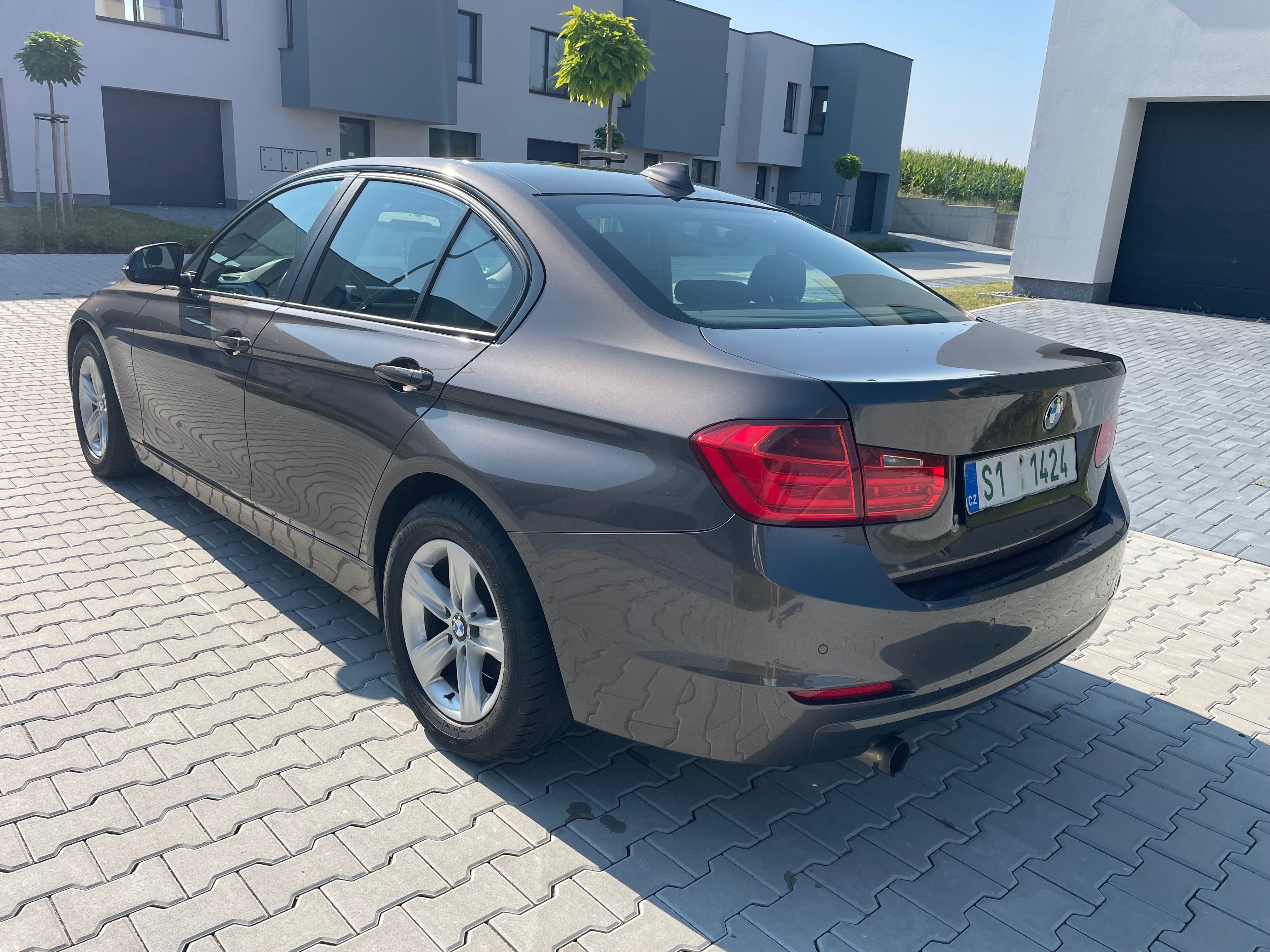 BMW Řada 3, 320i, 135 kw, servisováno - fotka 3