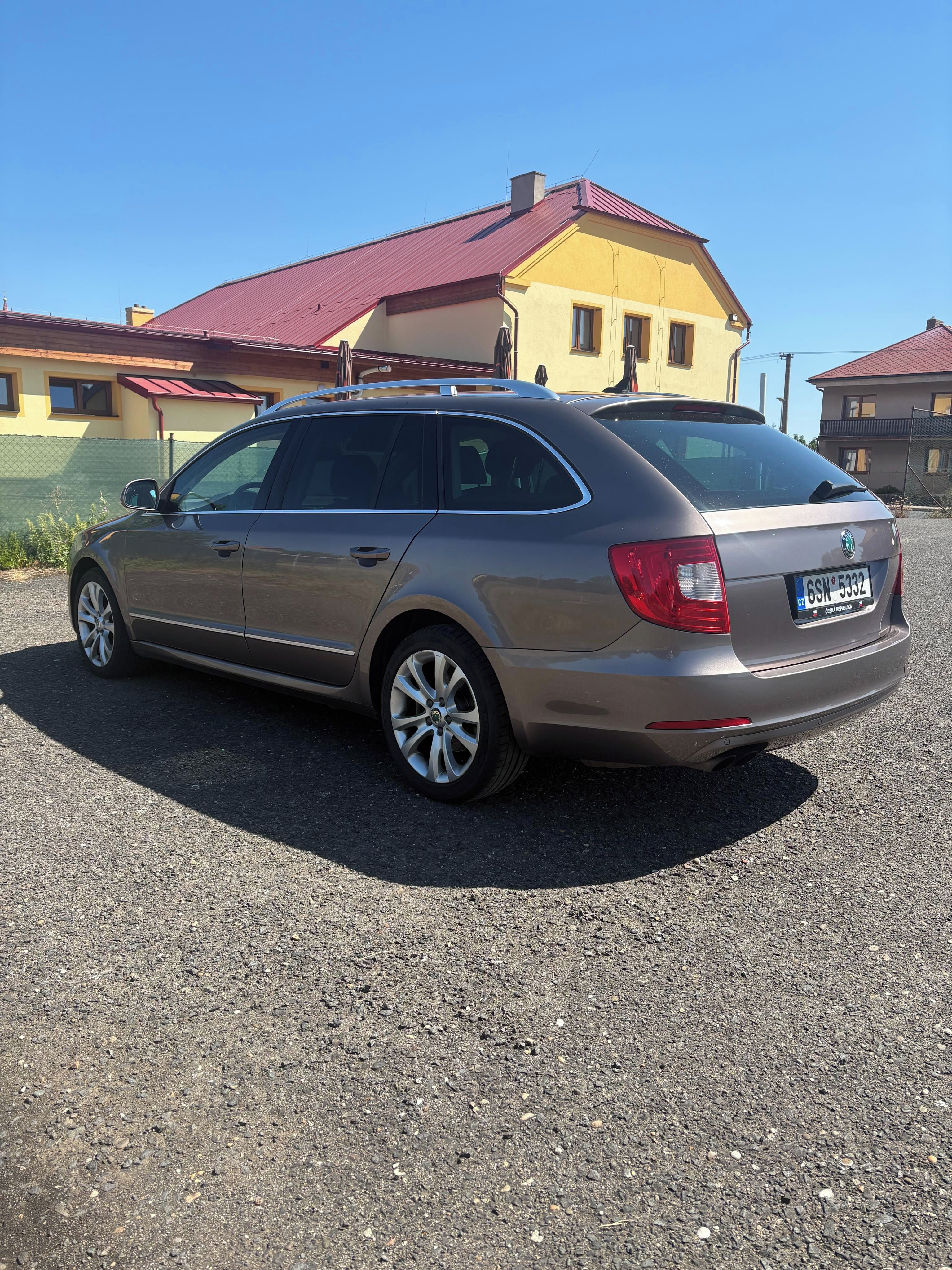 Škoda Superb, 2.0 TDI 125 kW - fotka 3