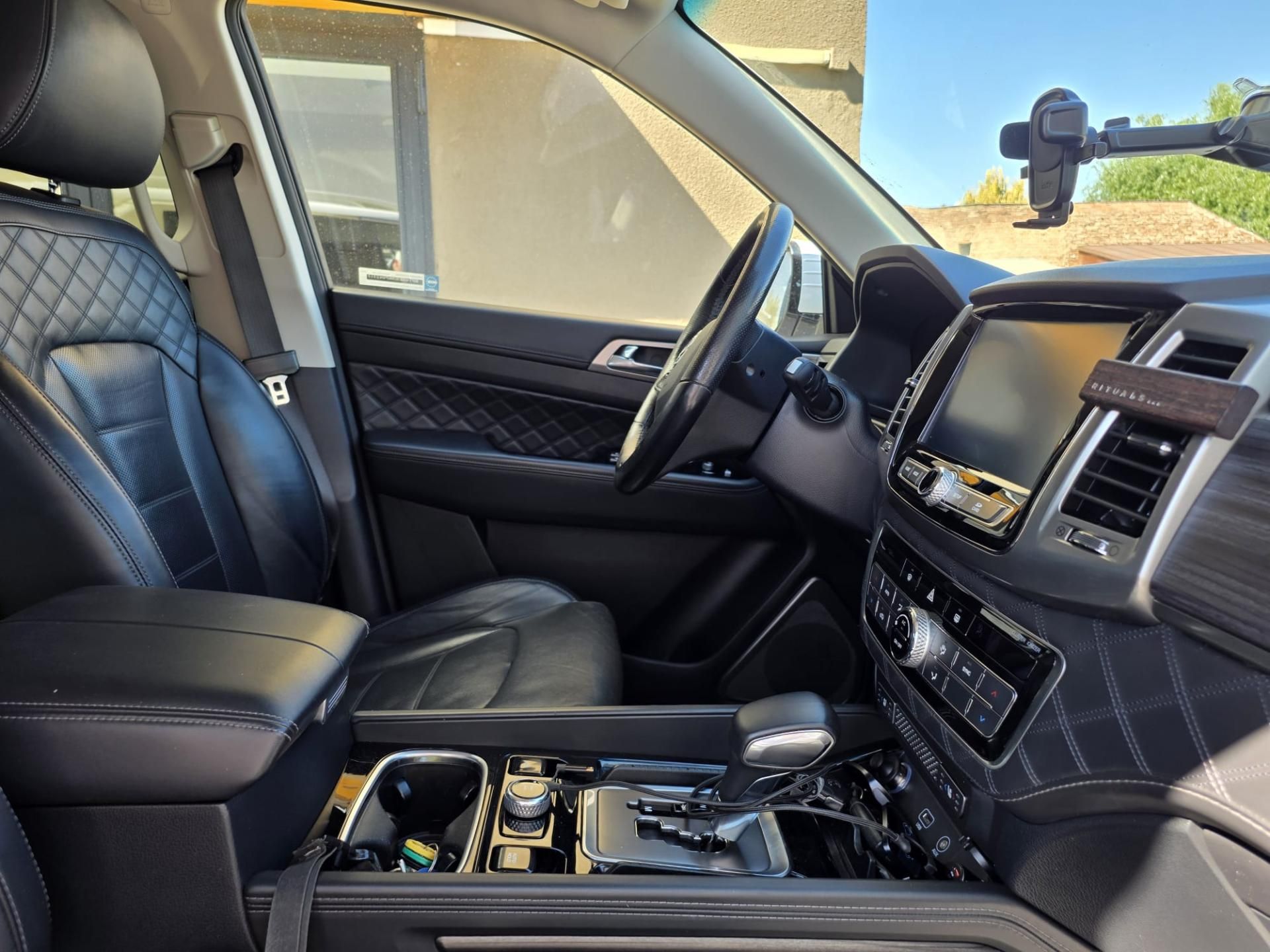 SsangYong Rexton, 2.2-4x4-TAŽNÉ 3t-AUTOMAT - fotka 2