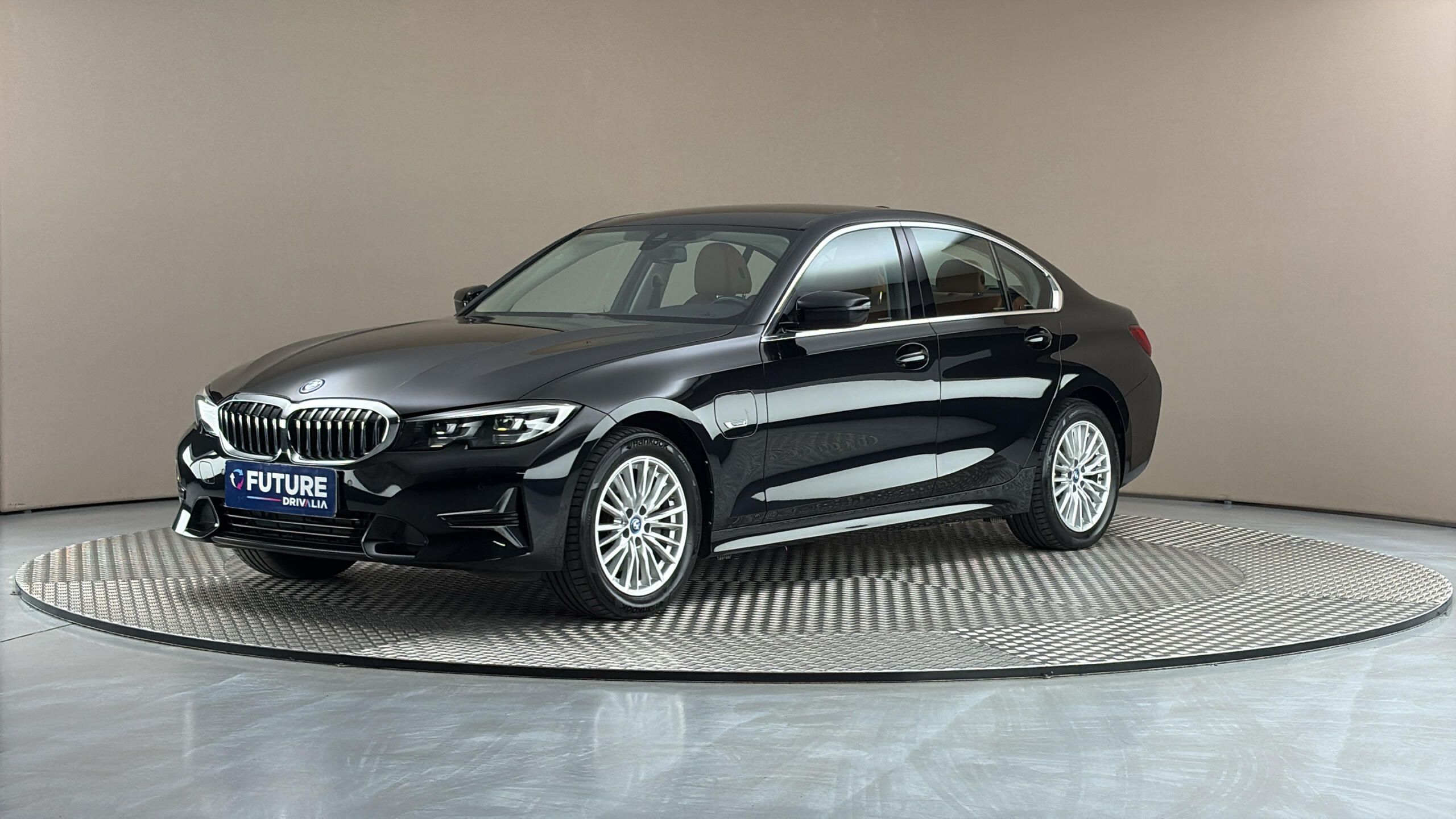 BMW Řada 3, 320e AUT Luxury Line