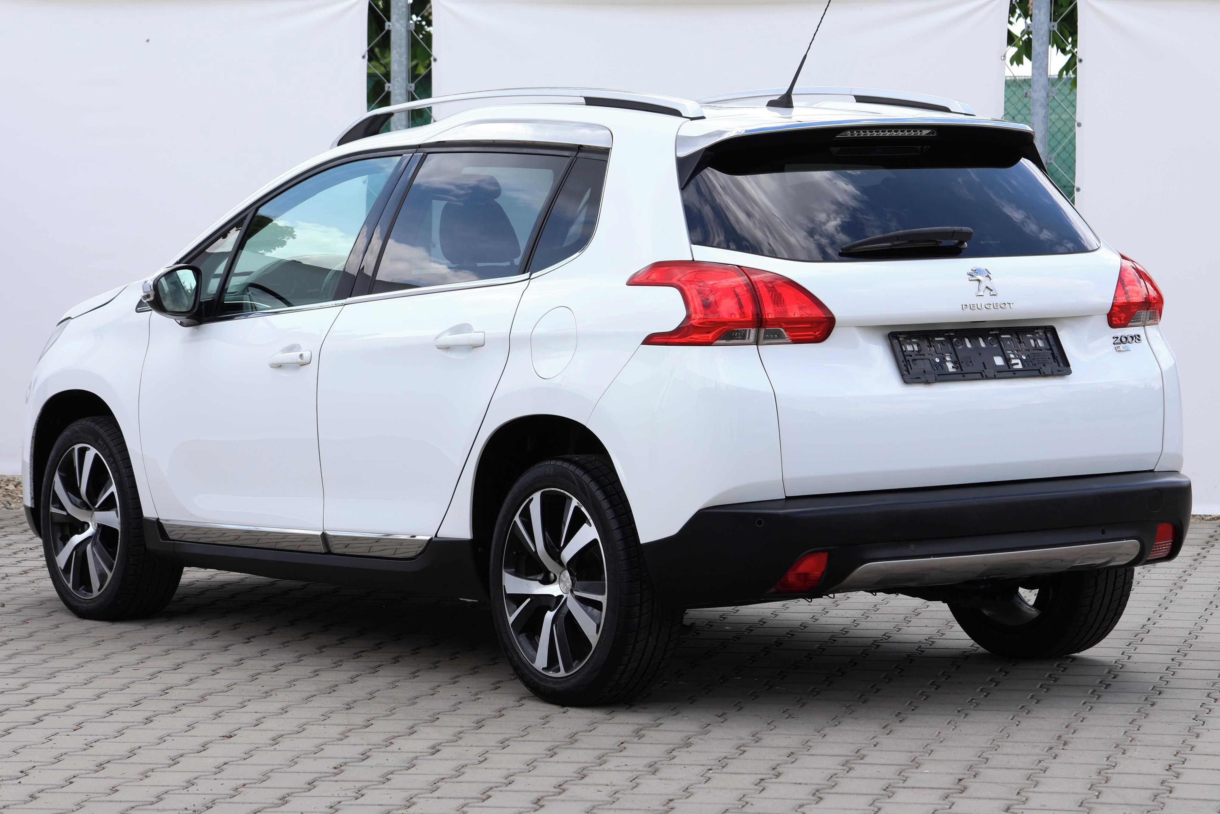 Peugeot 2008, 1.6 BLUEHDI ALLURE S&S 120 - fotka 4