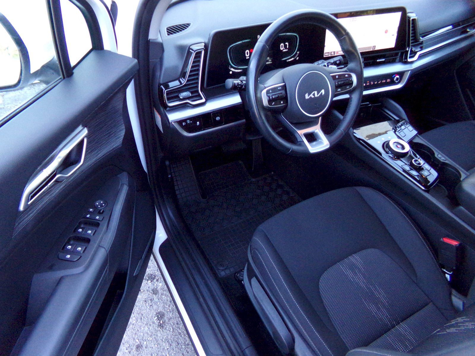 Kia Sportage, EXCLUSIVE 1,6 T-GDi 117kW MHEV - fotka 6