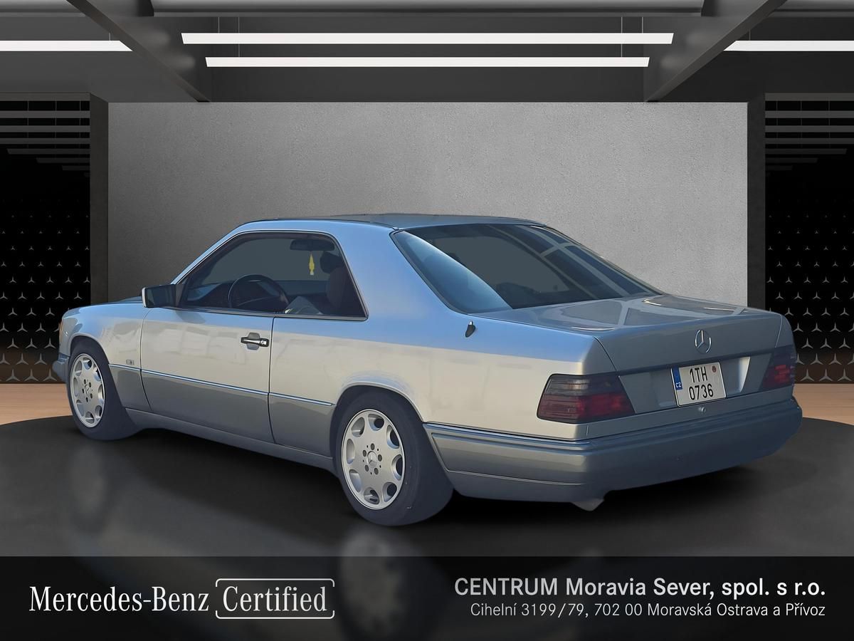 Mercedes-Benz 124, 200CE  COUPÉ - fotka 3