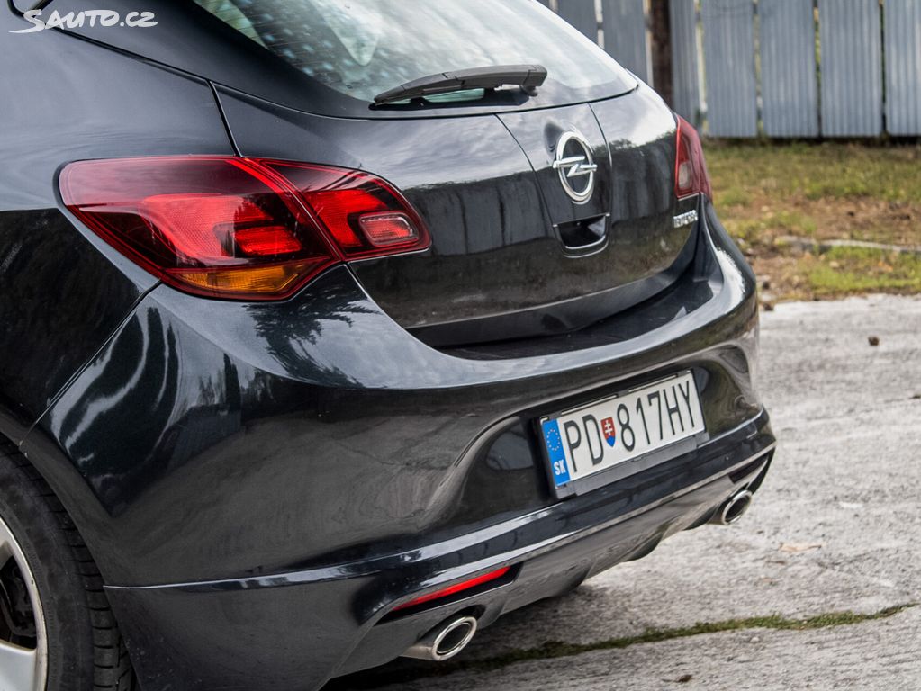 Opel Astra 2014 z Czech