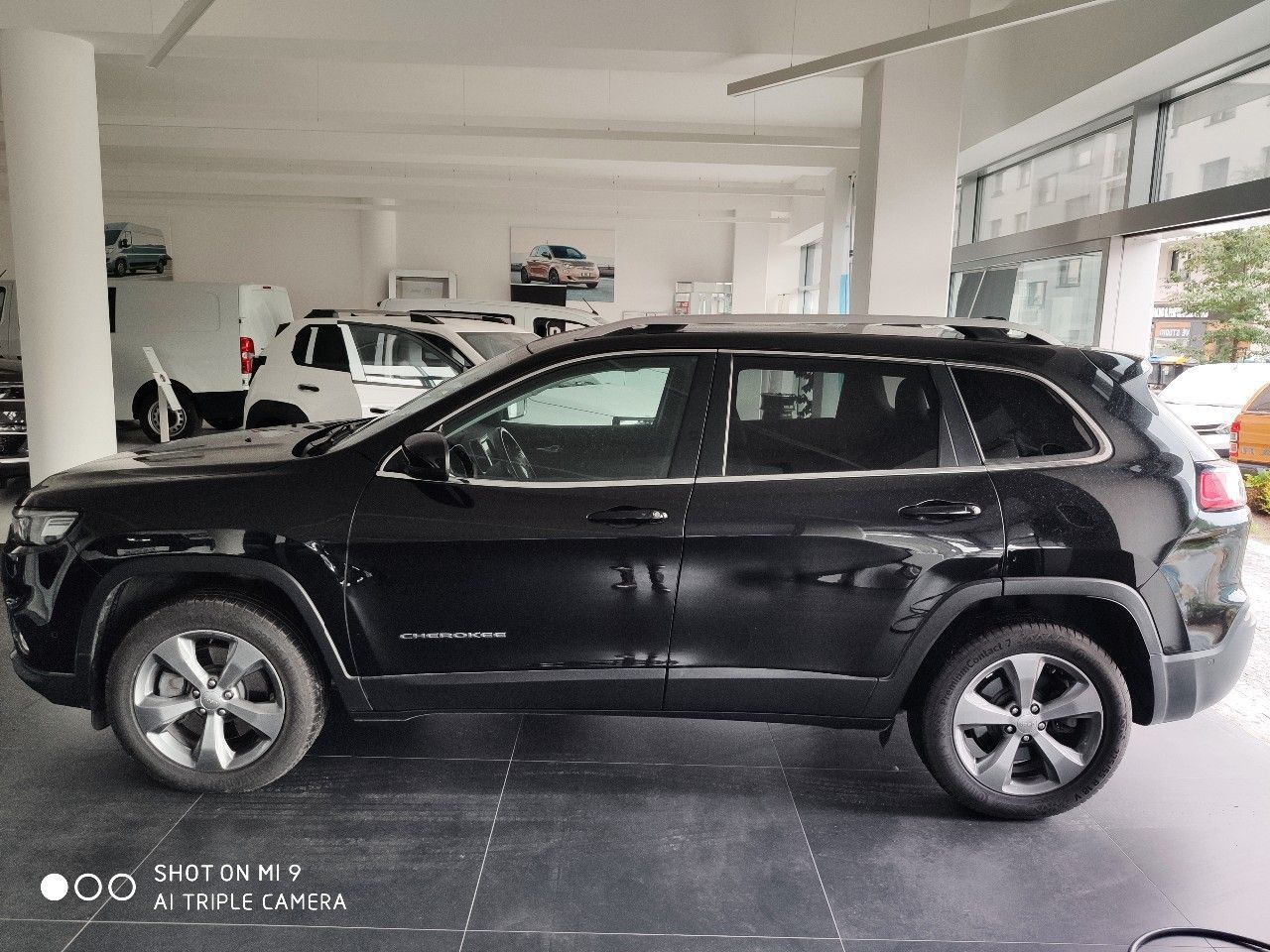 Jeep Cherokee - fotka 3