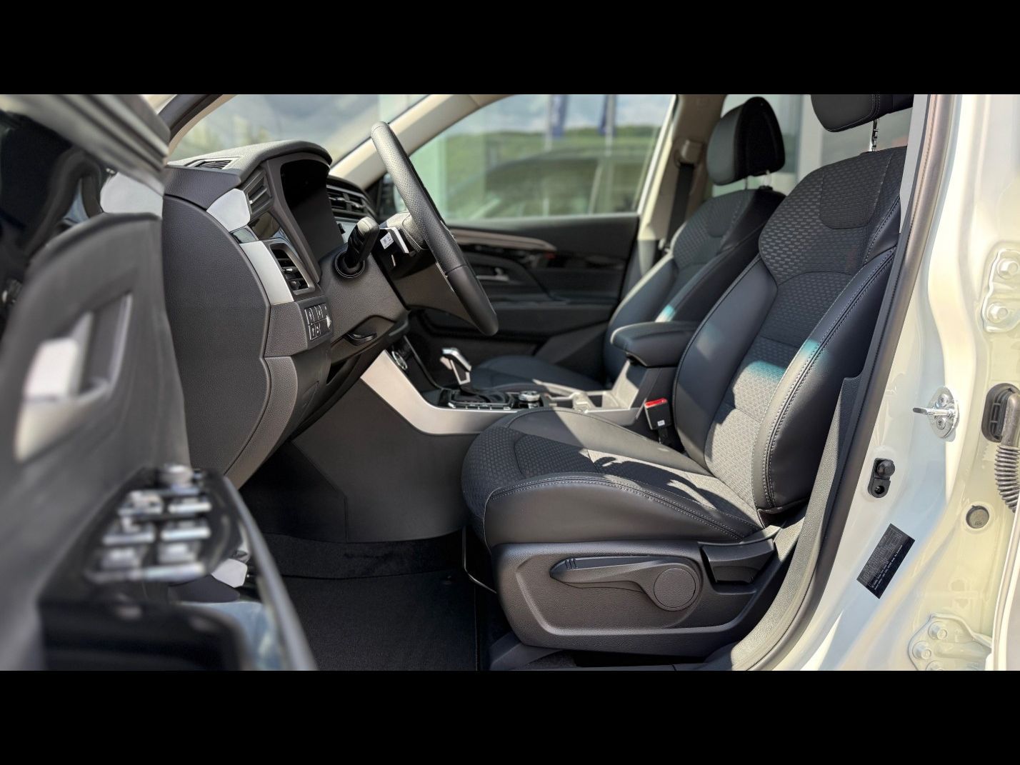 KGM Korando, Elegant FWD A6 - fotka 5