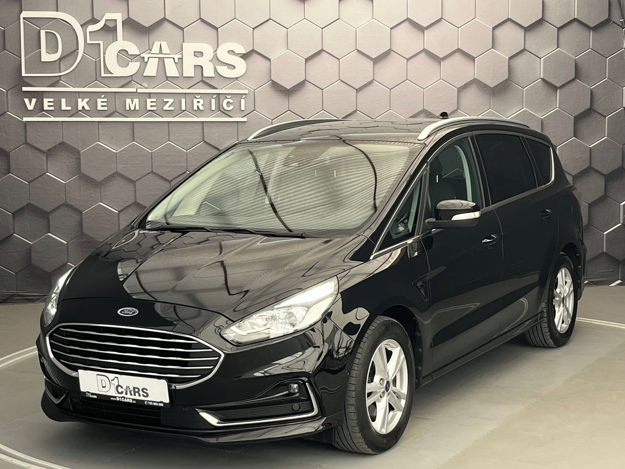 Ford S-MAX, 110 kw, manuál, REZERVOVÁNO