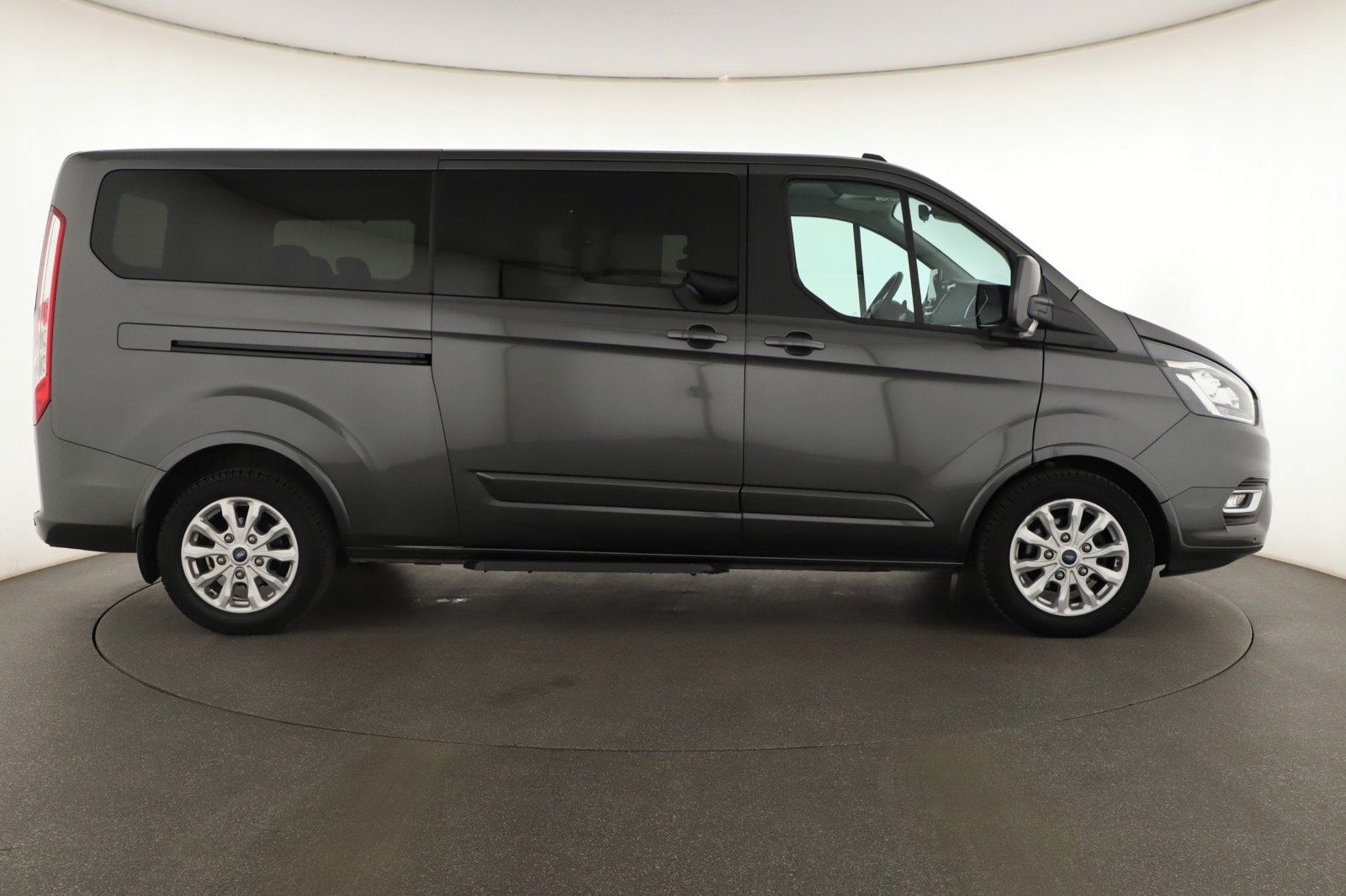 Ford Tourneo Custom, 2.0 EcoBlue, Titanium, Klima - fotka 6