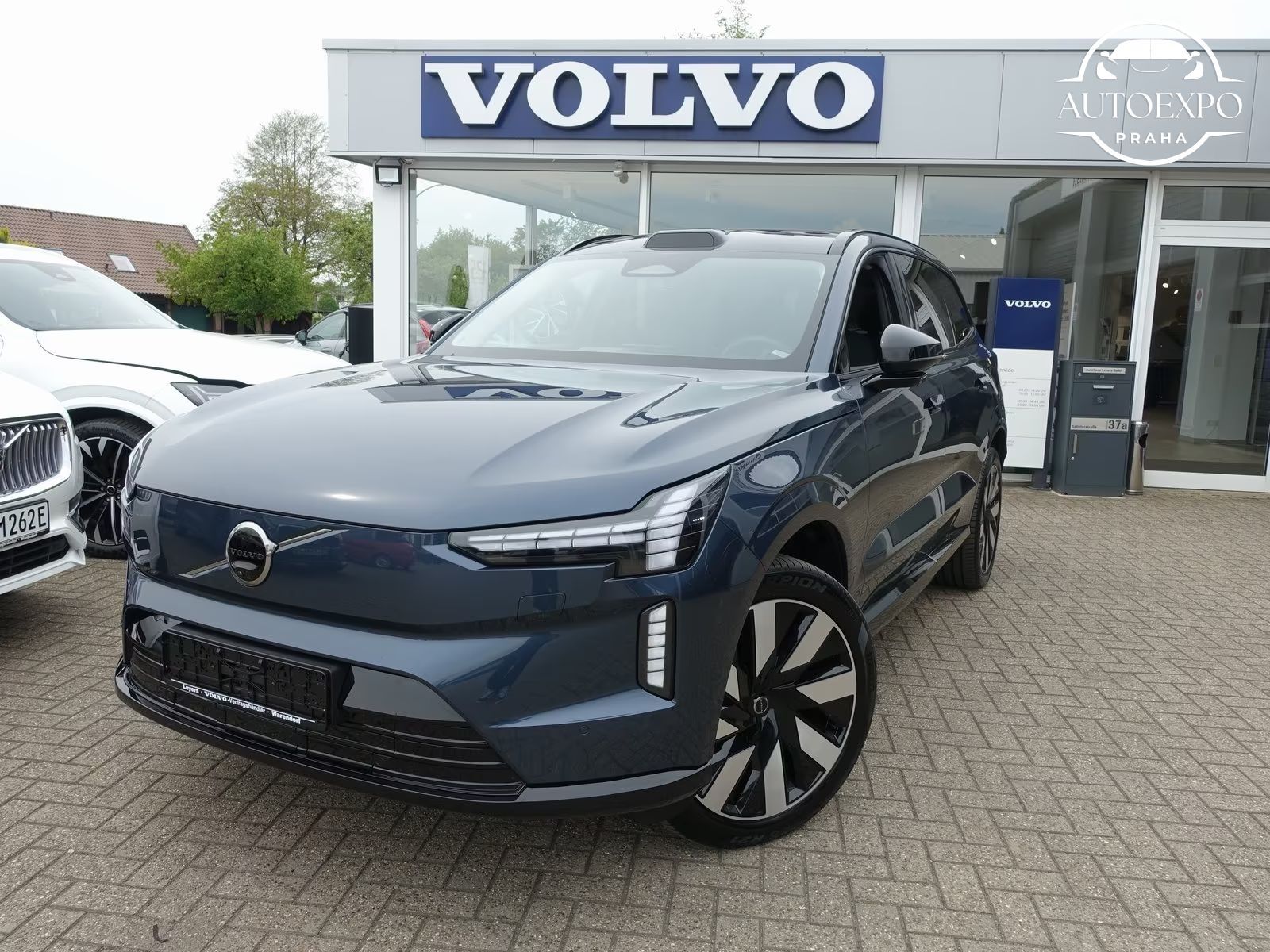 Volvo EX90, Twin Motor Executive Edition*