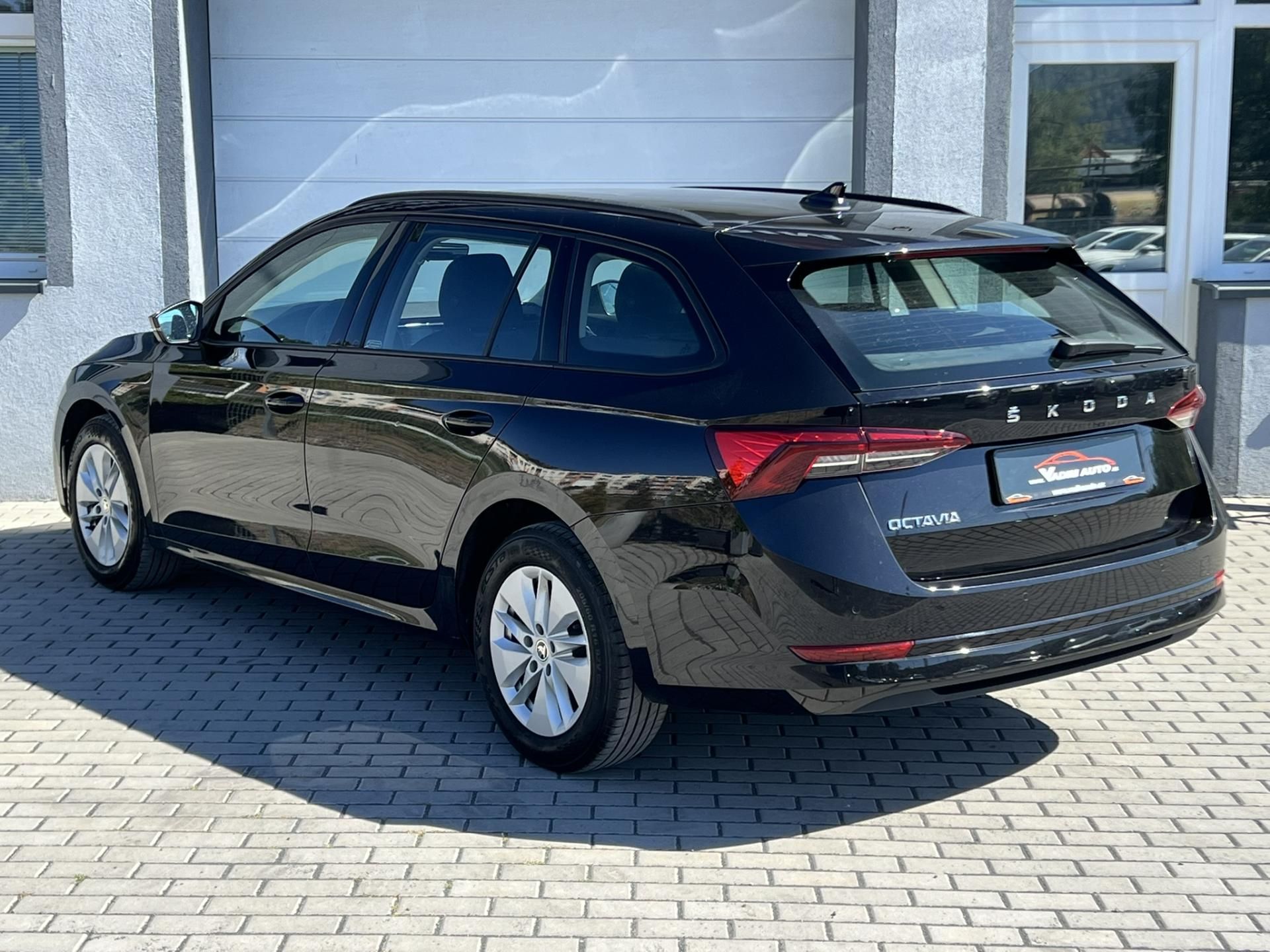 Škoda Octavia, 2.0TDI AMBITON ČR NOVÉ 1.MAJ - fotka 3