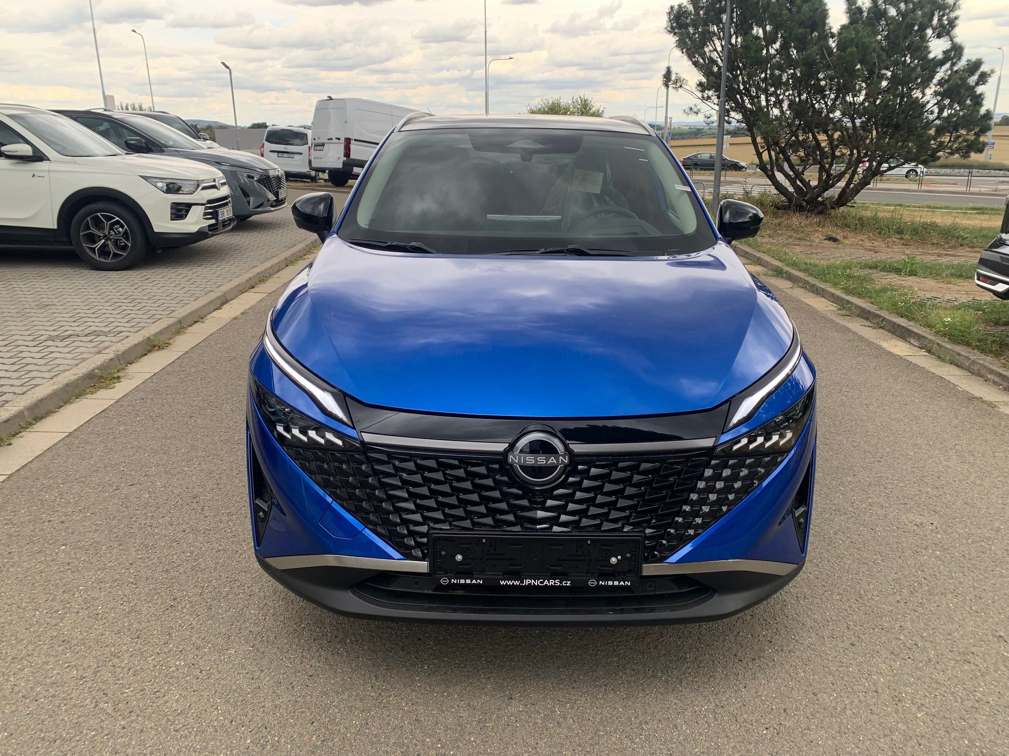 Nissan Qashqai, 1,3 DIG-T X-Tronic N-Connecta - fotka 2