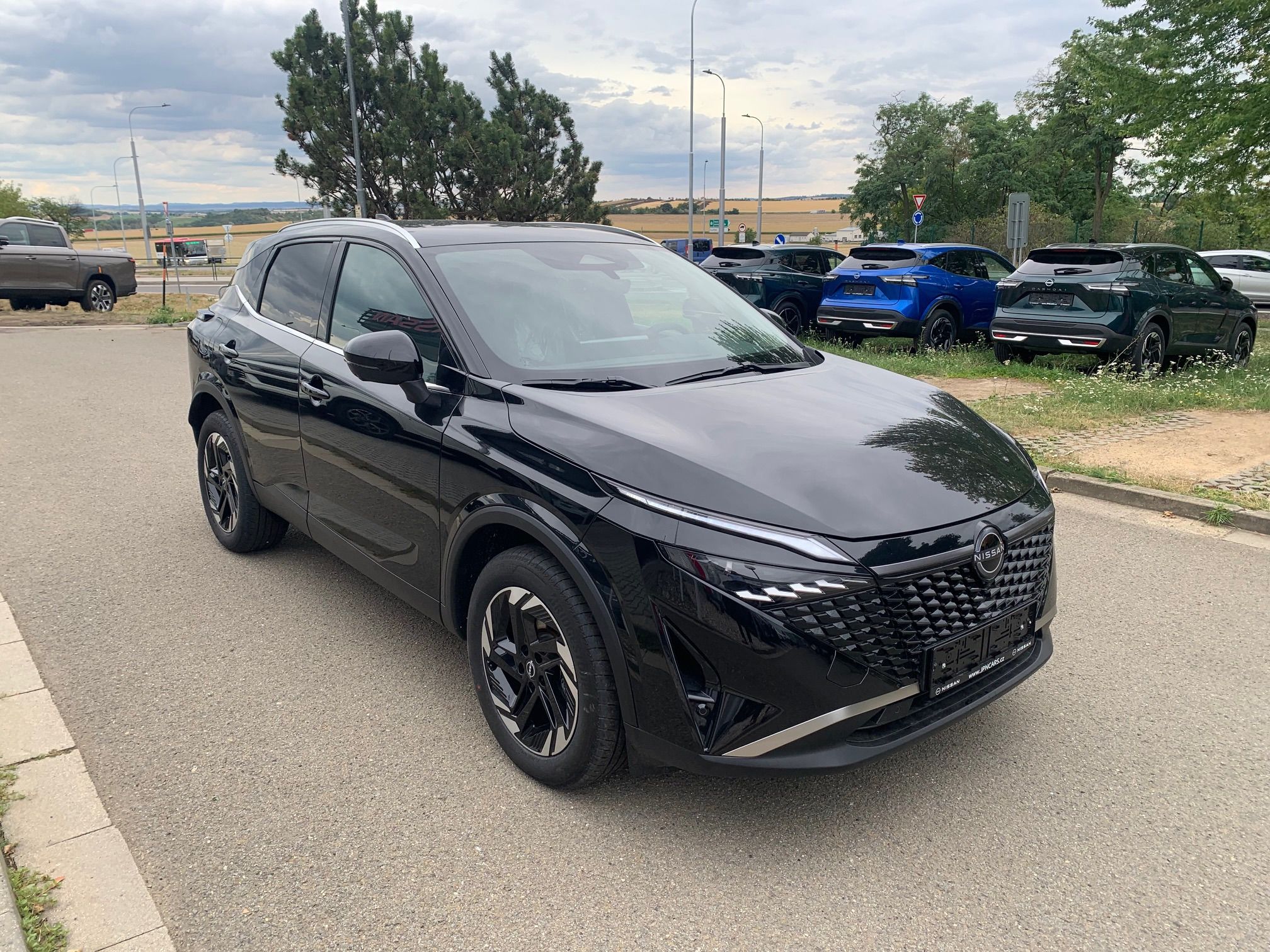 Nissan Qashqai, 1,3 DIG-T X-Tronic N-Connecta - fotka 3