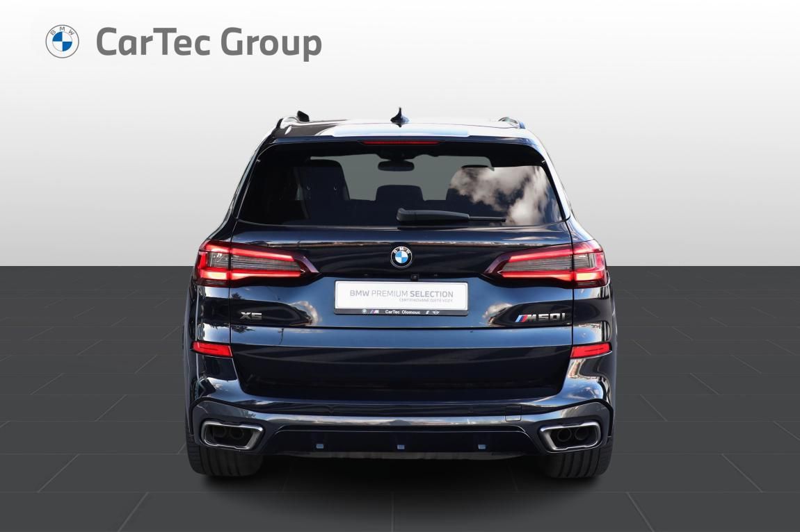 BMW X5, M50i - fotka 4