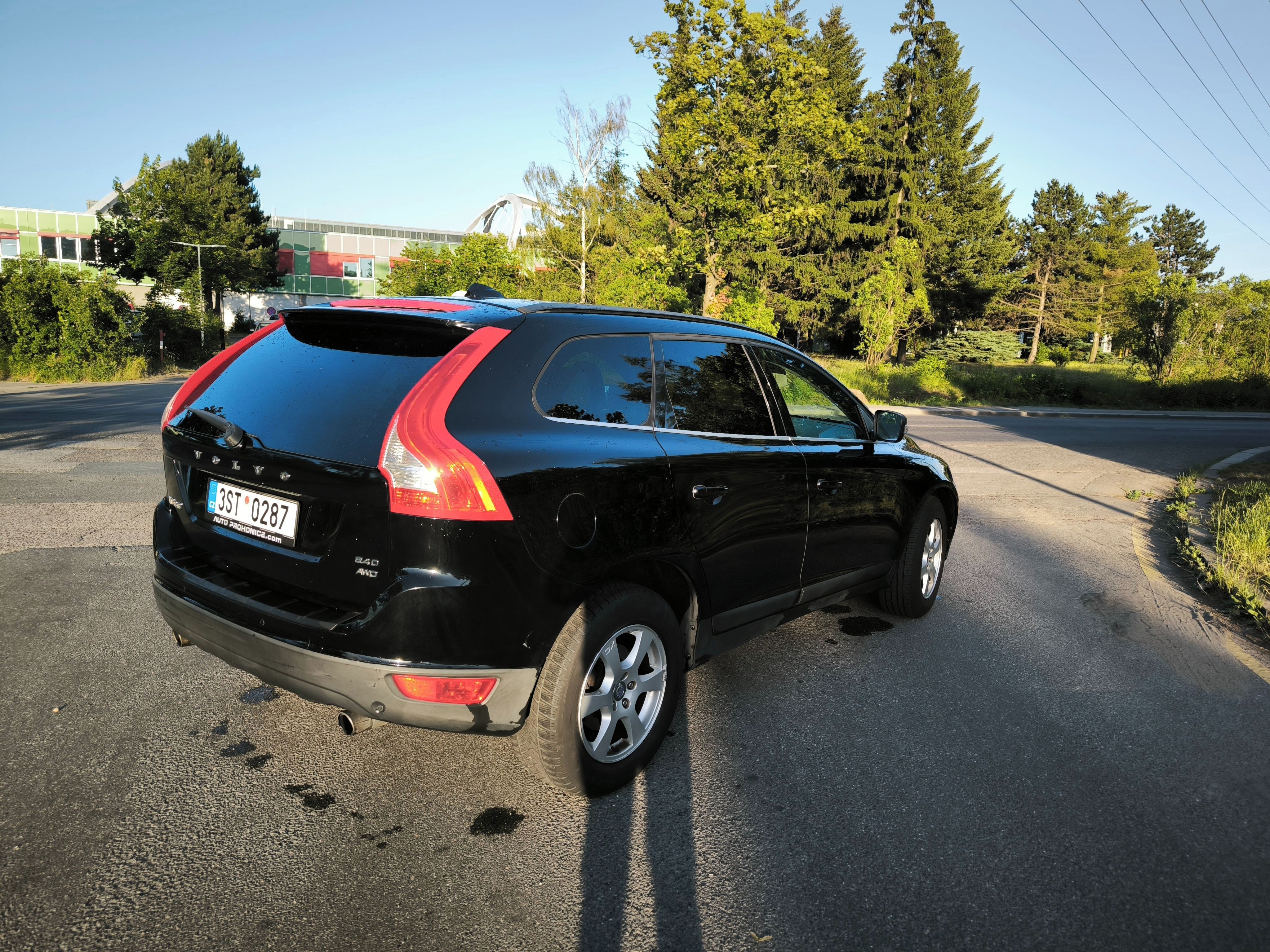Volvo XC60, 2010 Volvo XC60 2.4D AWD 120kW - fotka 2
