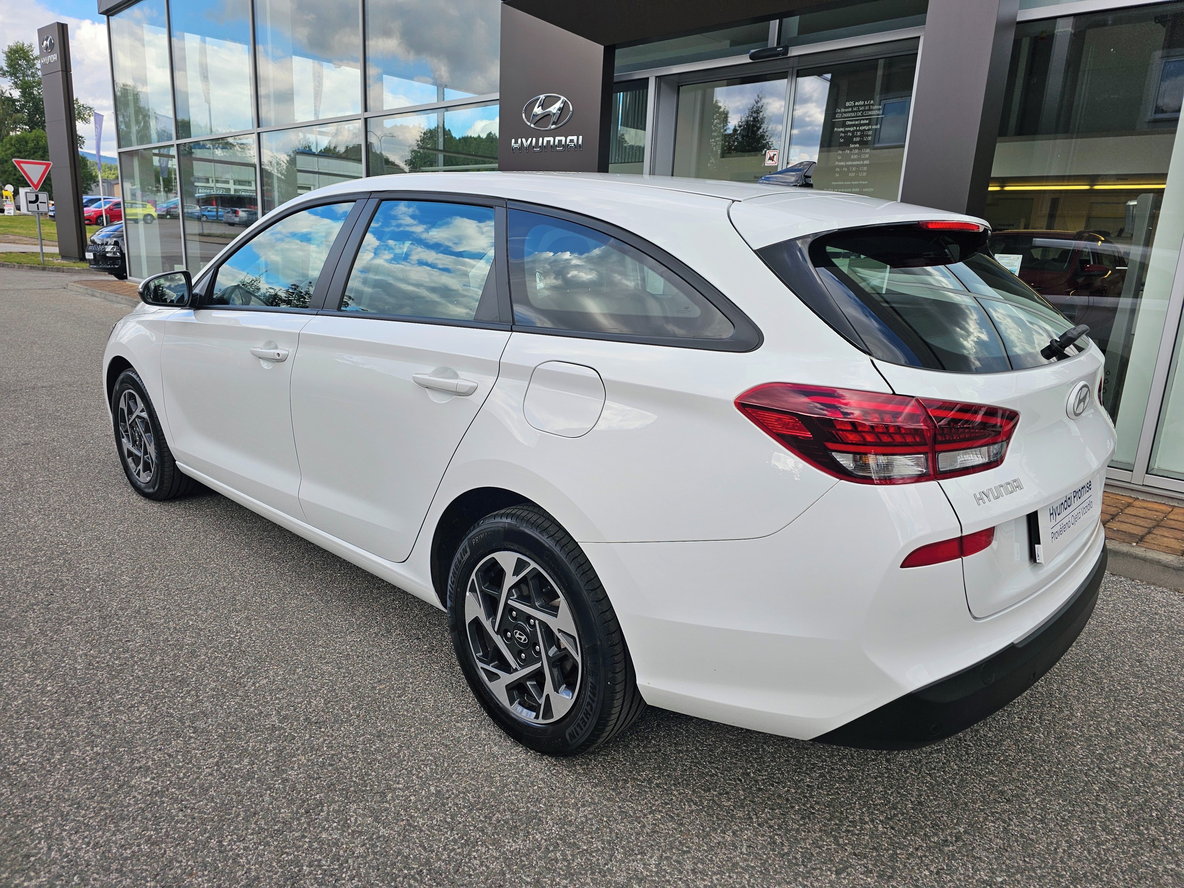 Hyundai i30, WG 1,5i DPi CVVT FAMILY - fotka 2