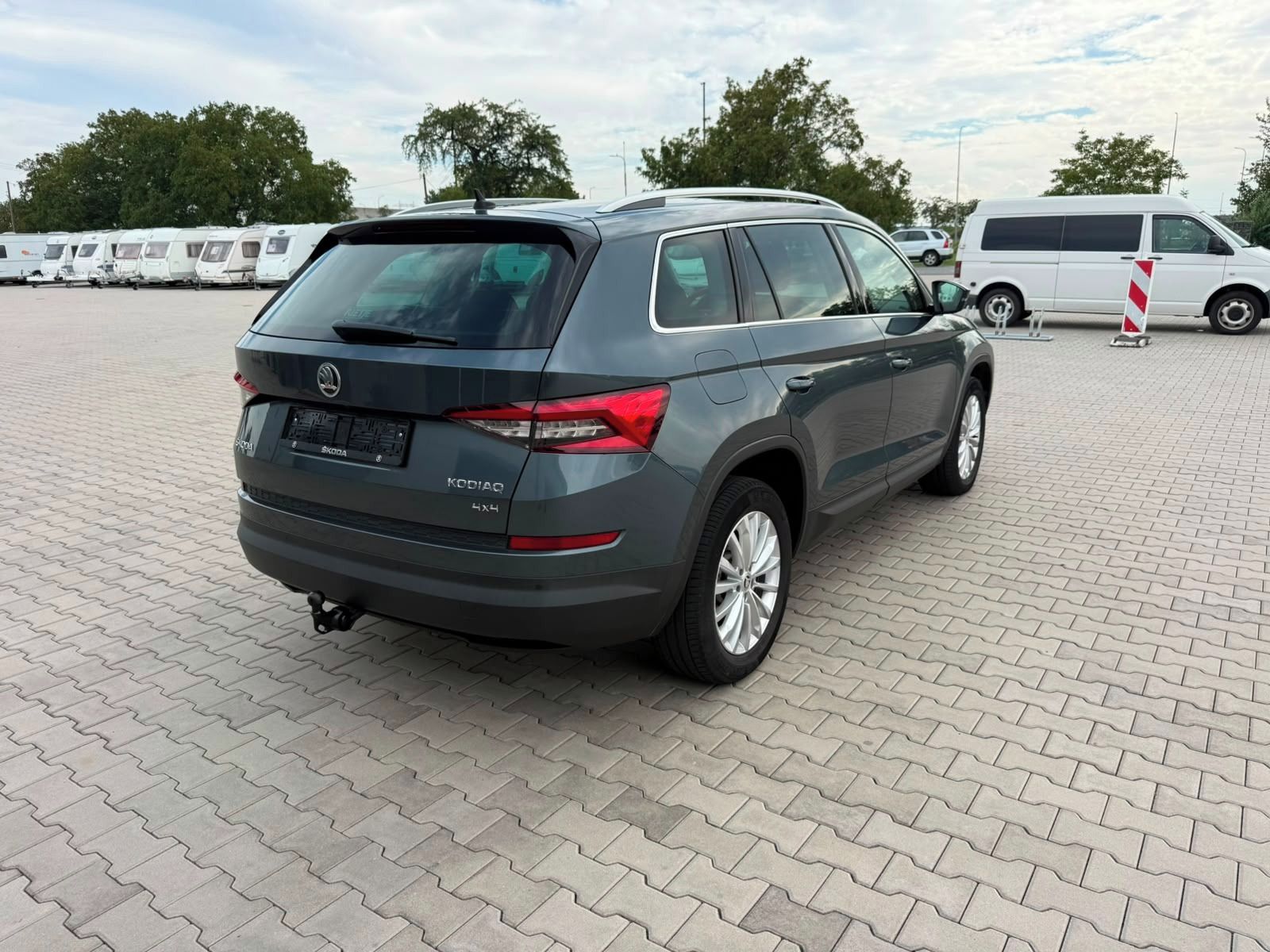Škoda Kodiaq, 4x4 110KW DSG Tažné Nebourané - fotka 2
