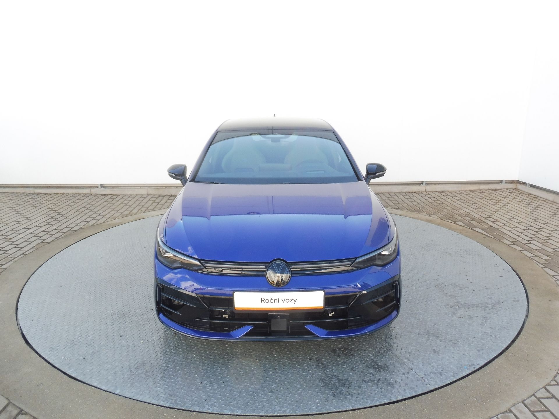 Volkswagen Golf, R 2,0TSI 245 kW DSG - fotka 4