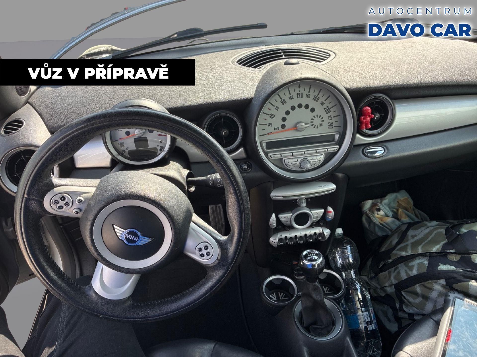Mini Cooper S, 1,6 i 128kW Manuál Panorama - fotka 3