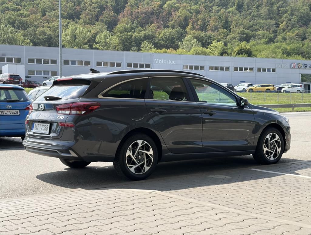 Hyundai i30, 1,0 T-GDI DCT  WG FL Style - fotka 3