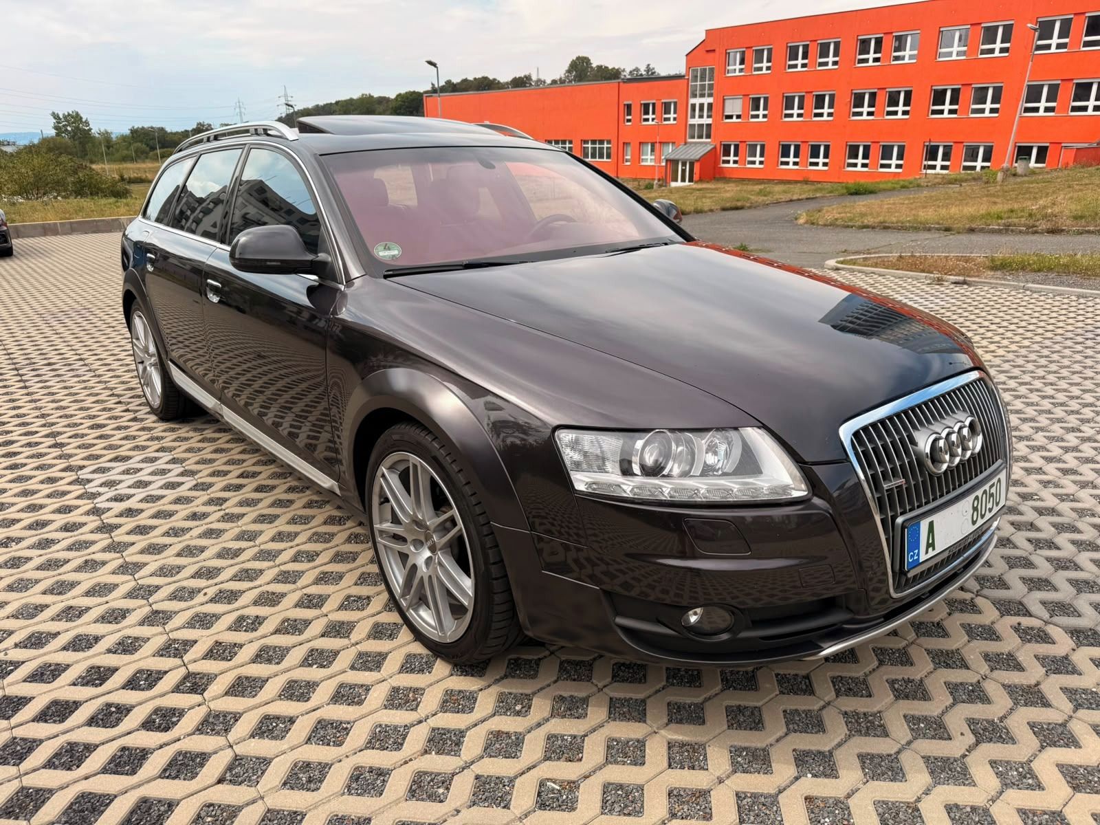 Audi A6 allroad, 4.2 V8, webasto, TOP STAV! - fotka 3