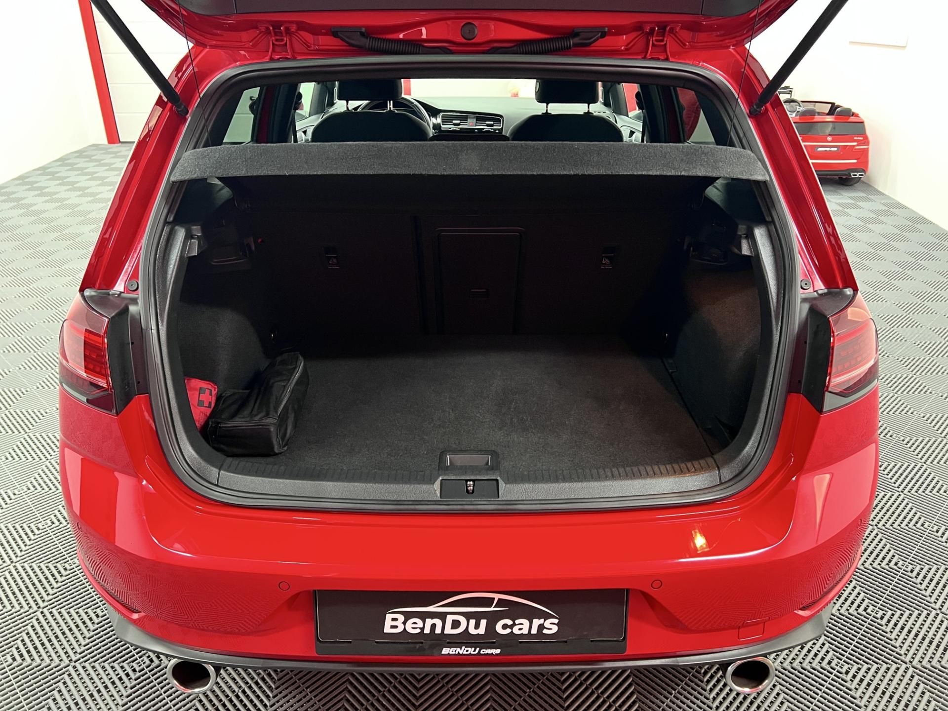 Volkswagen Golf, GTI Performance 180 kW - fotka 6