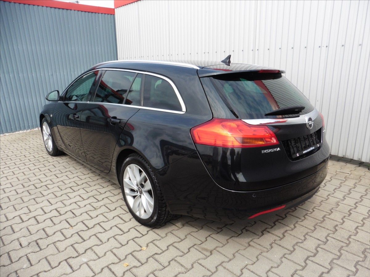 Opel Insignia, 2,0   Cosmo Sports Tourer - fotka 3