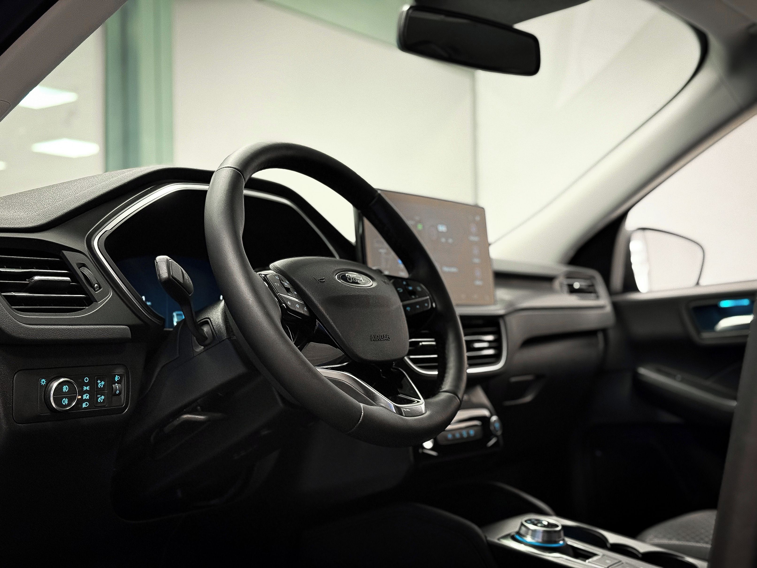 Ford Kuga, 2,5 Duratec HEV Titanium - fotka 6