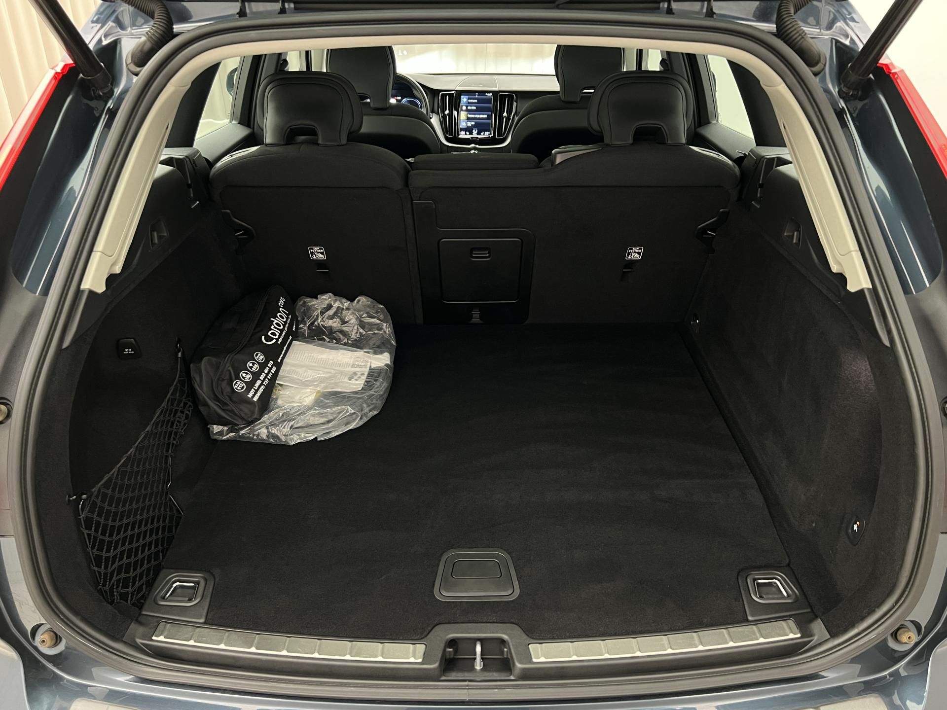 Volvo XC60, T6 AWD INSCRIPTION AUT 1. maj. - fotka 5