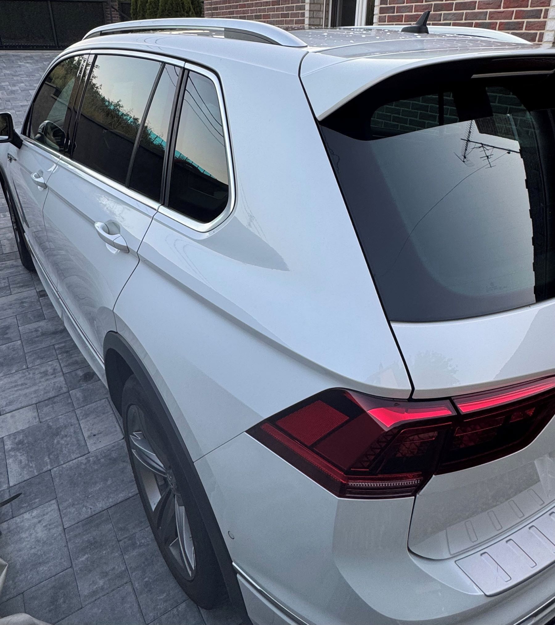 Volkswagen Tiguan, 2,0 TSi R-LINE - fotka 6