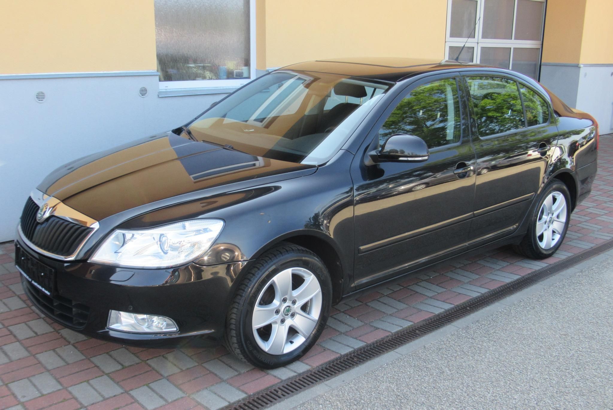 Škoda Octavia, 1.4 TSi ELEGANCE EL.ŠÍBR XENON - fotka 4