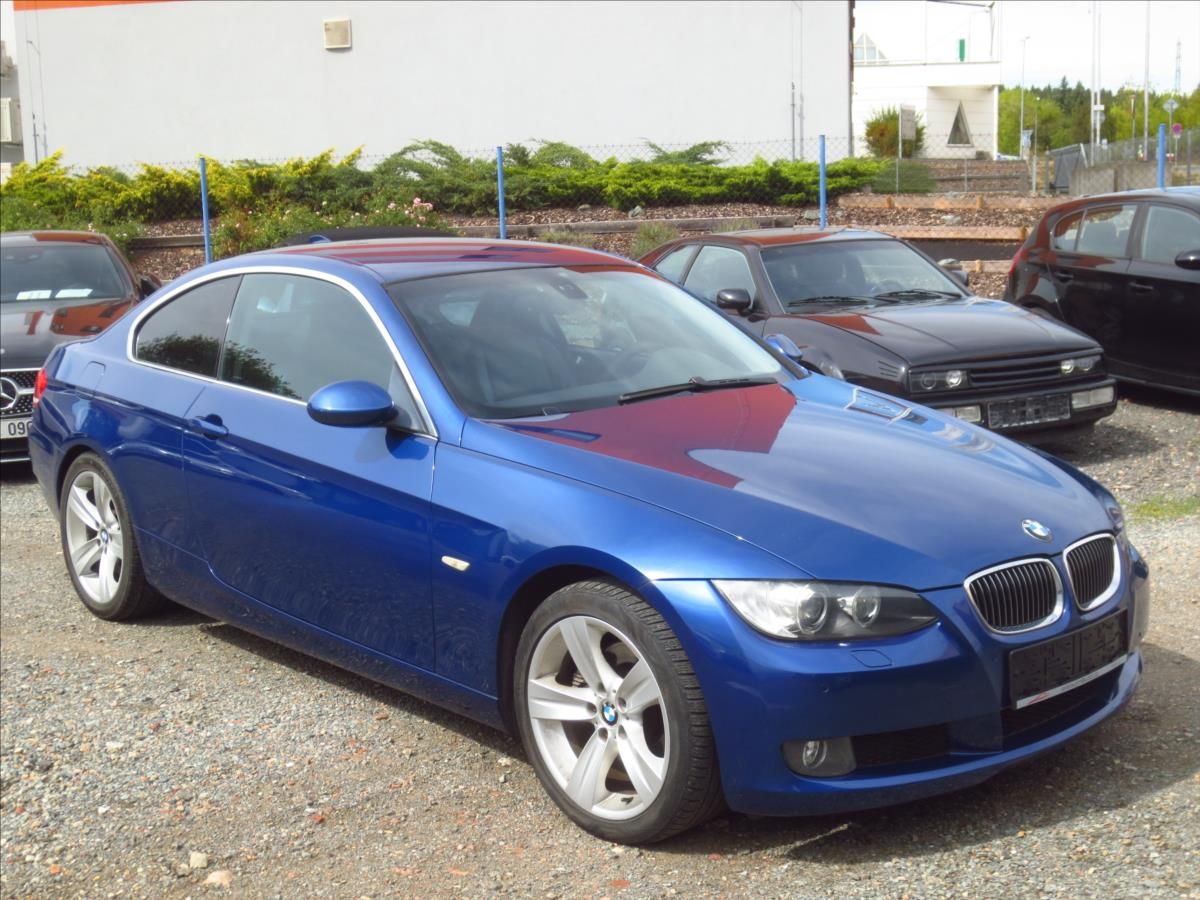 BMW Řada 3, 330i N52 200kW MAN - fotka 3