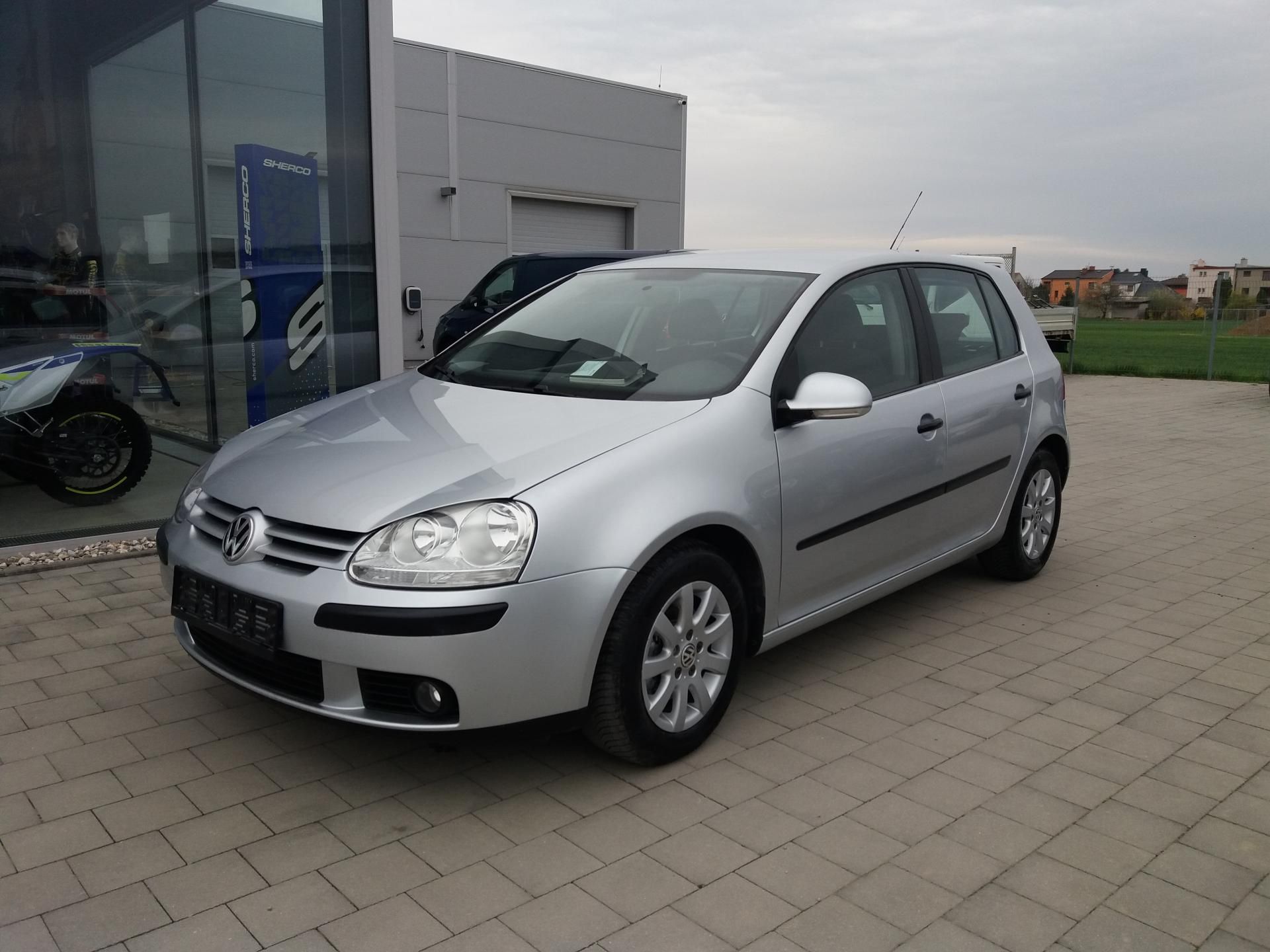 Volkswagen Golf, 1.4TSi,90kW,DSG,SERVISNÍ KNÍŽK