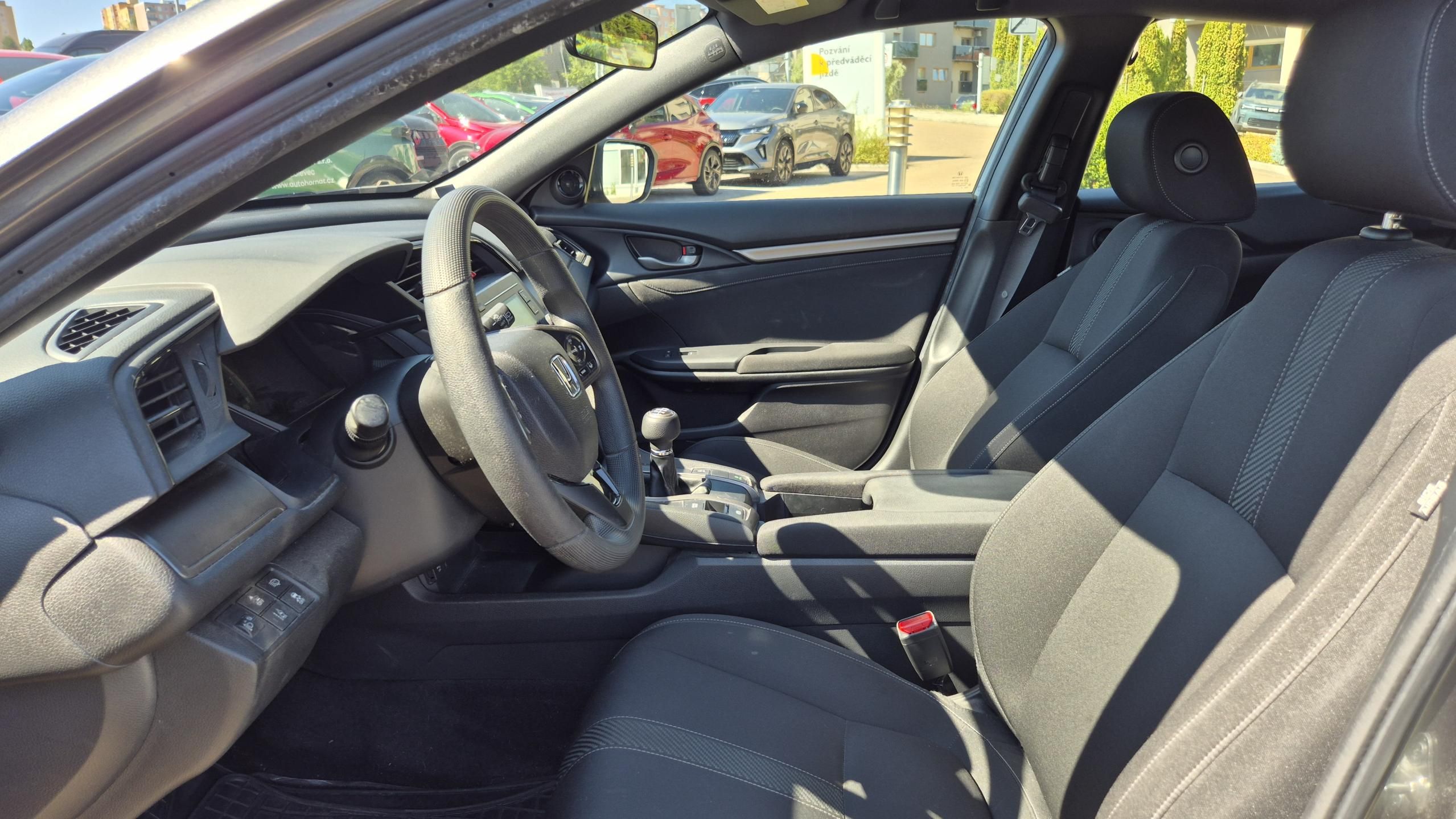 Honda Civic, 1,0 VTEC Turbo - fotka 6