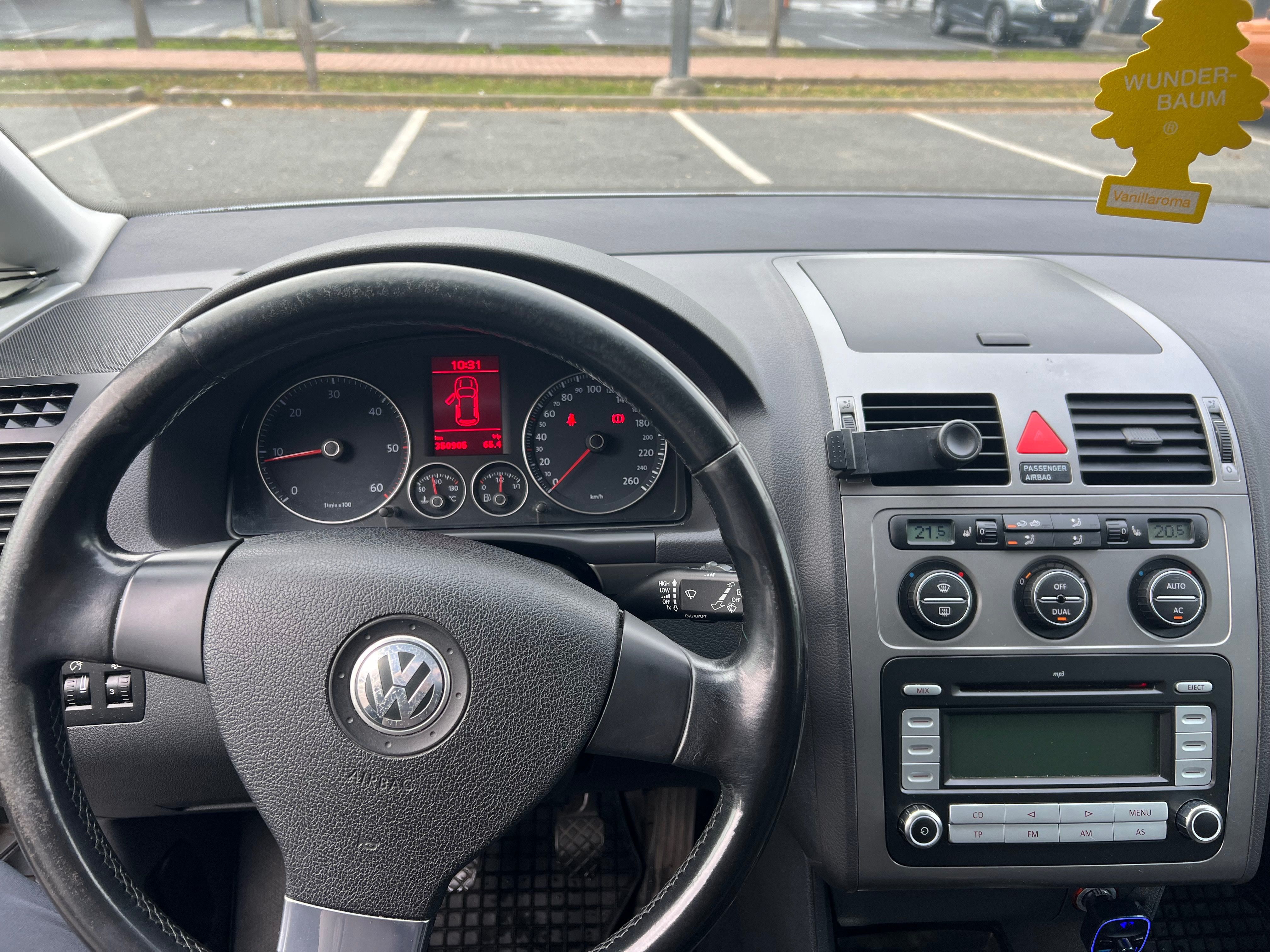 Volkswagen Touran - fotka 6