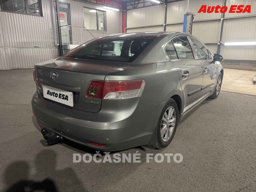 Toyota Avensis, 1.8i - fotka 2