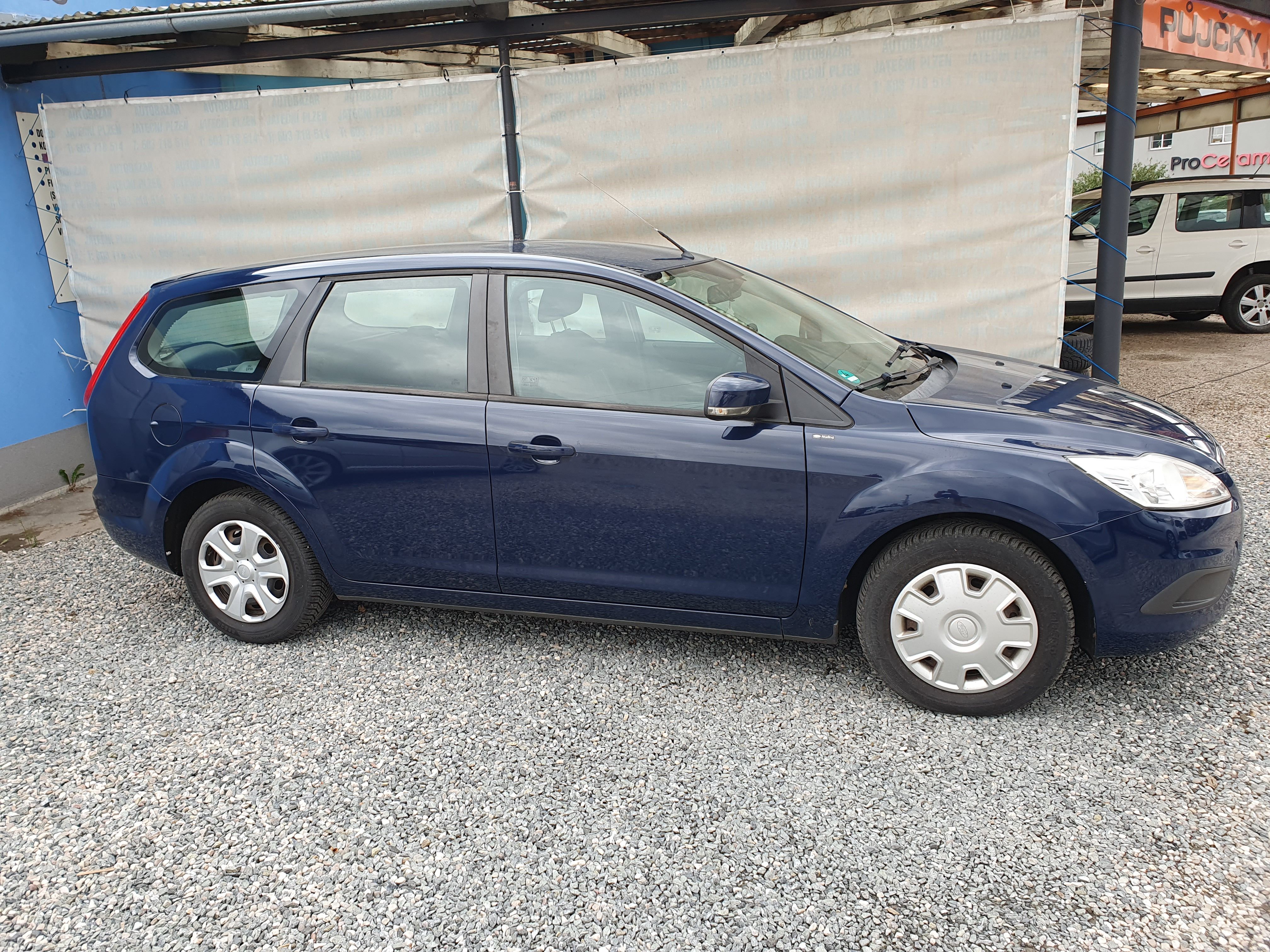 Ford Focus, 1.6 í 74 KW - fotka 2