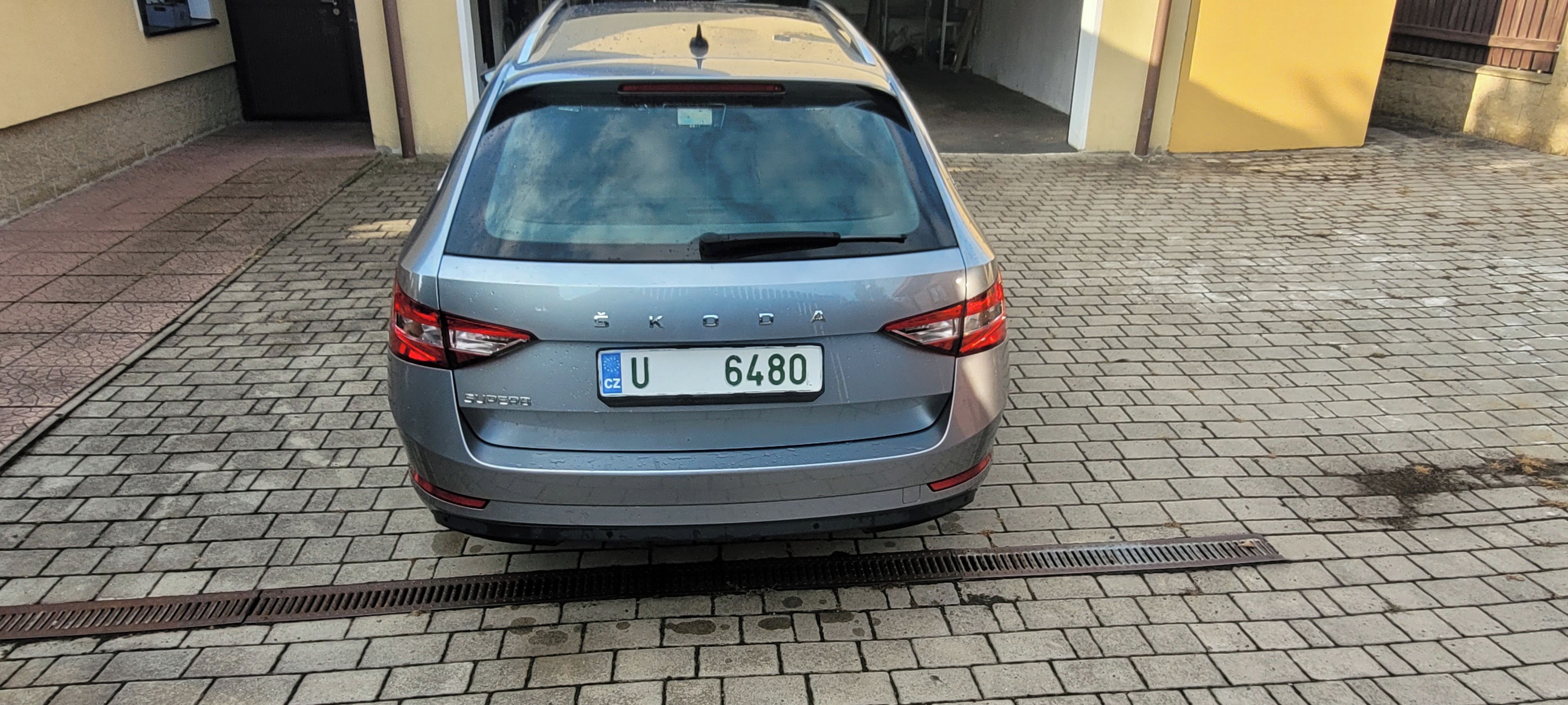 Škoda Superb, 2,0TDi DSG FACELIFT 165TKM - fotka 5