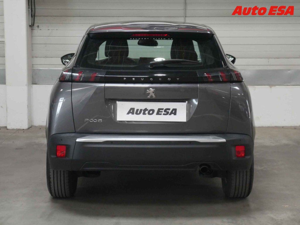 Peugeot 2008, 1.2 - fotka 5