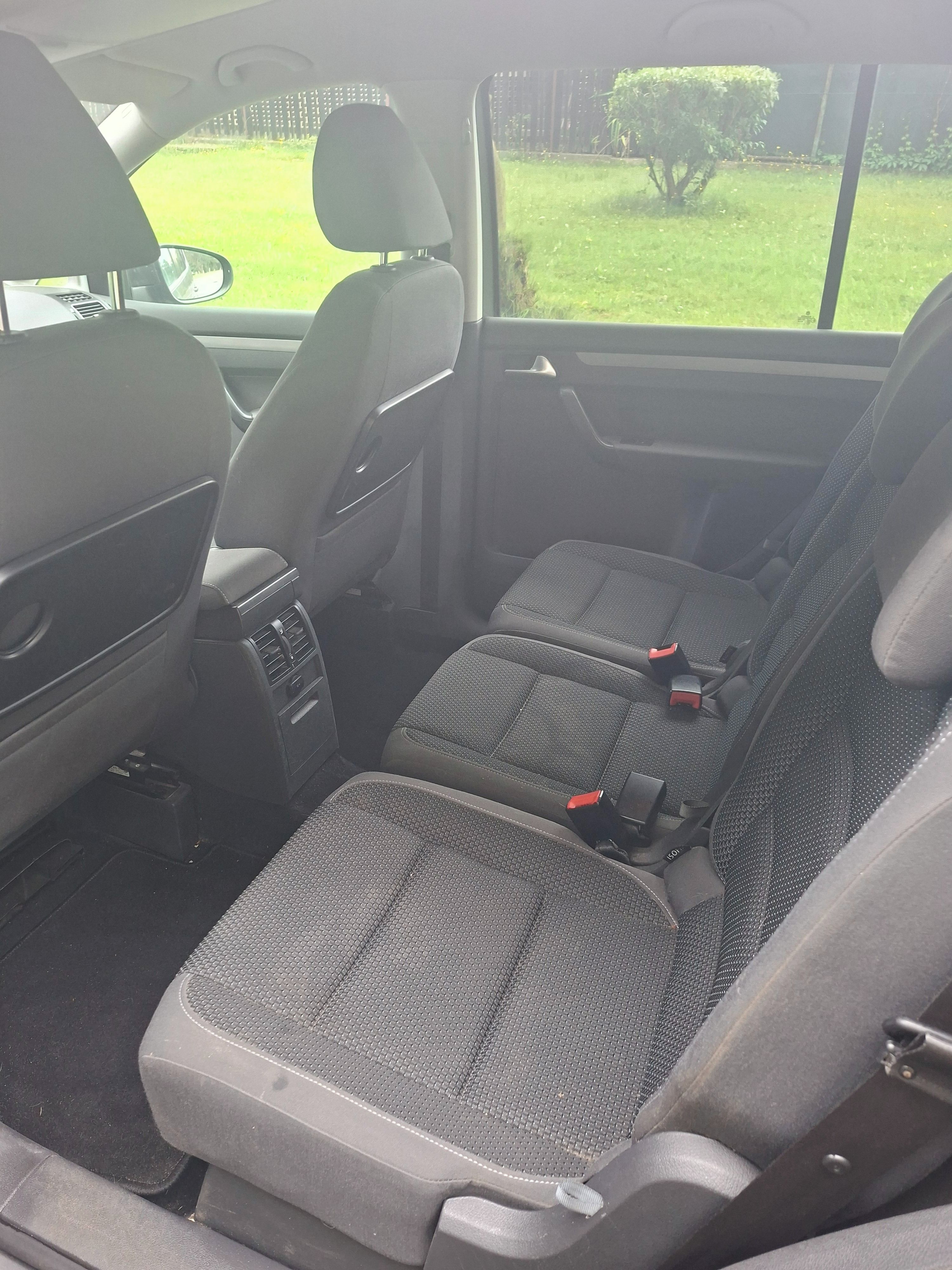 Volkswagen Touran, 1.2tsi 77kw 2011 serviska - fotka 6