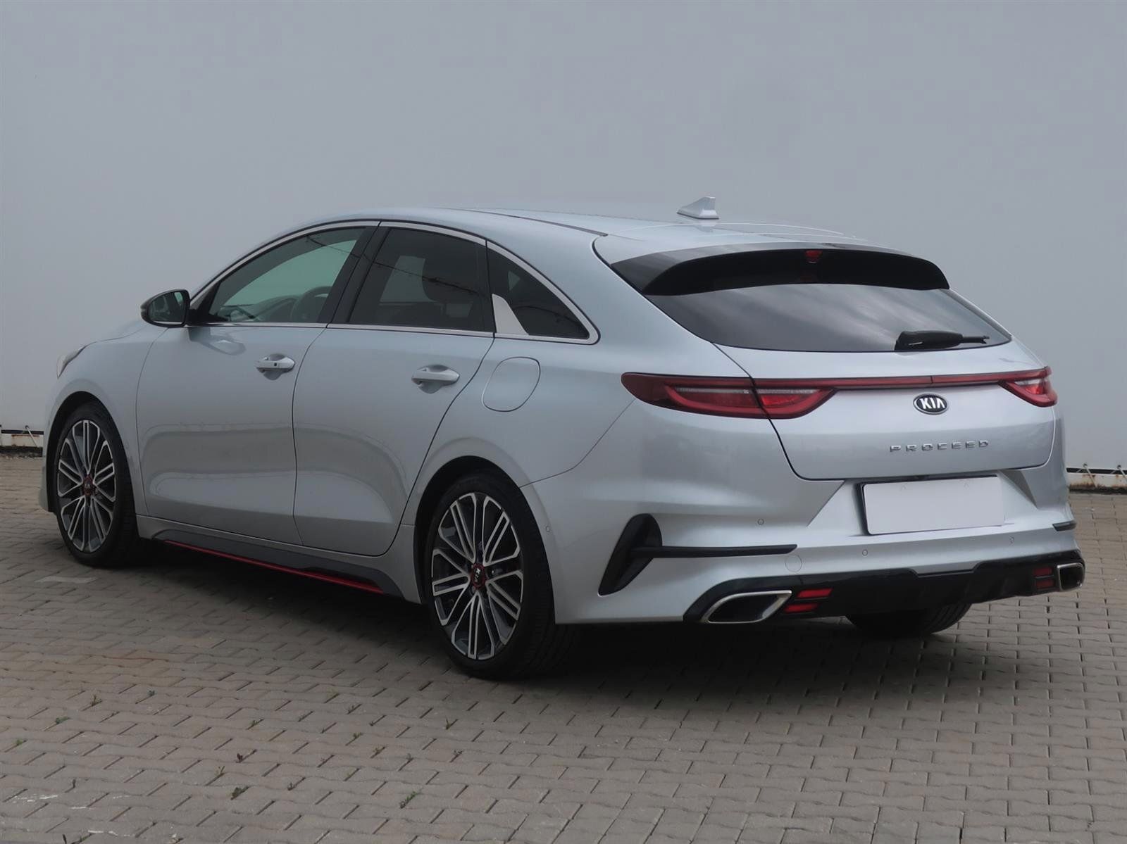 Kia ProCeed, GT 1.6 T-GDI, Automat - fotka 4
