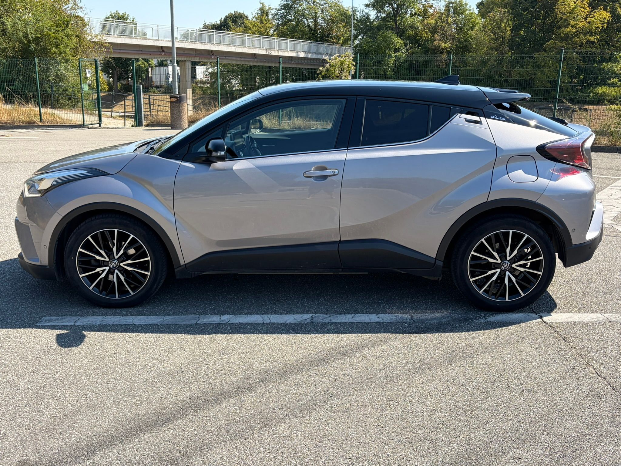 Toyota C-HR, 1,8 Hybrid AT Selection - fotka 4