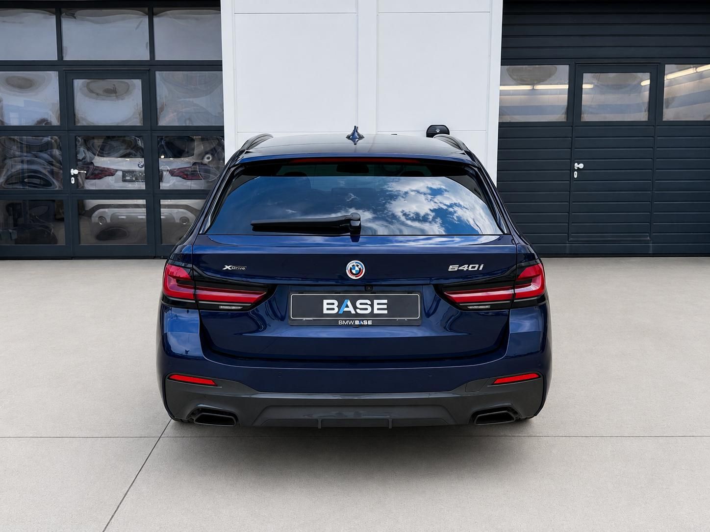 BMW Řada 5, 540i xDrive M-Sport Touring - fotka 4