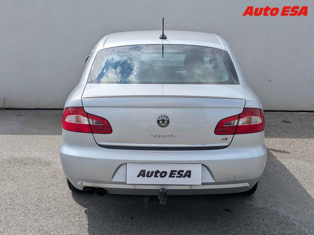 Škoda Superb, 2.0TDi,ČR,AT,navi - fotka 5