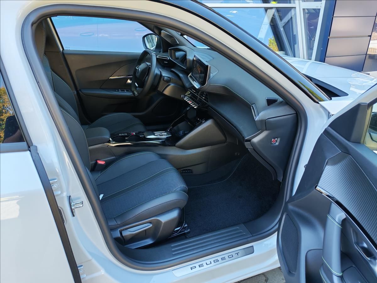 Peugeot 2008, 1,2 2008 GT Hybrid 145 e-DCS6 - fotka 5