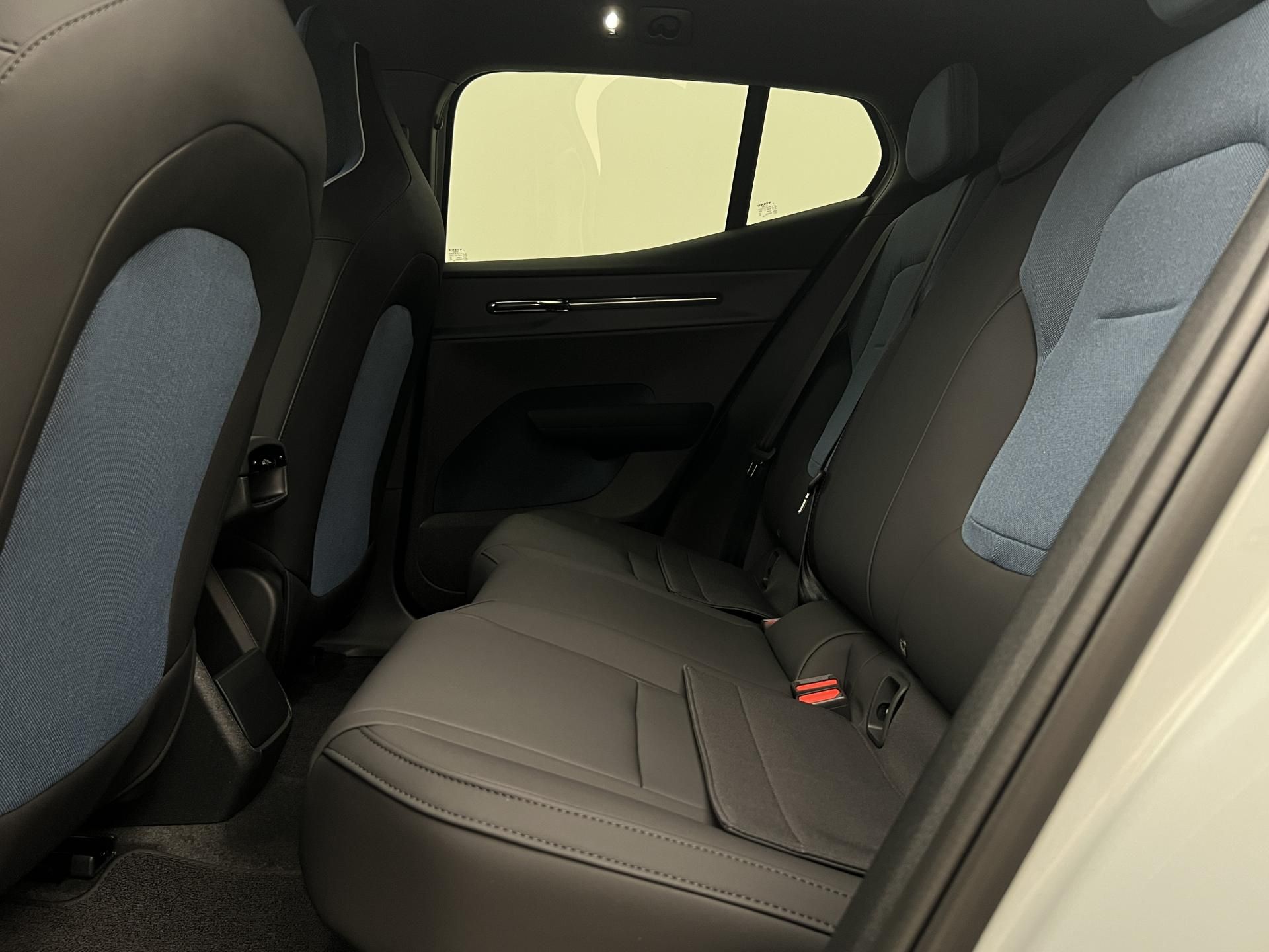 Volvo EX30, CC P5 RWD LONG RANGE PLUS - fotka 5