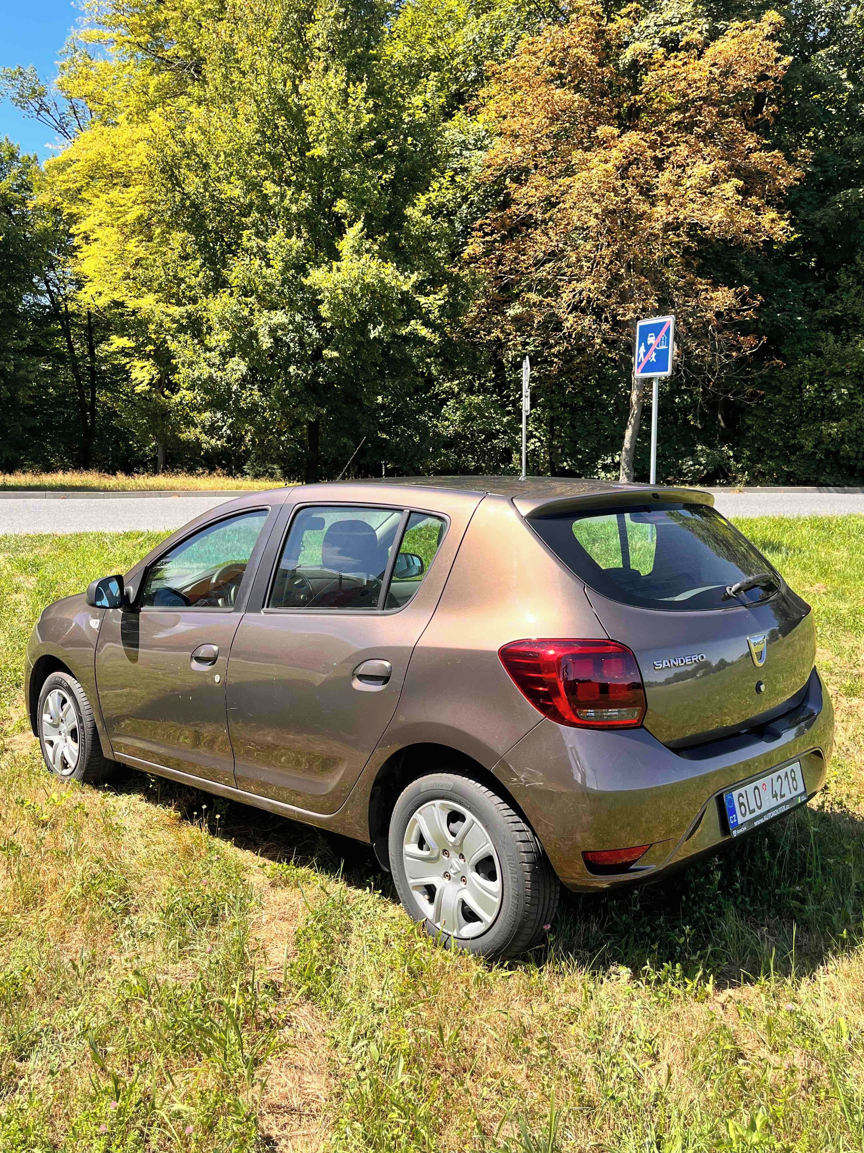 Dacia Sandero, 1.0 - fotka 2