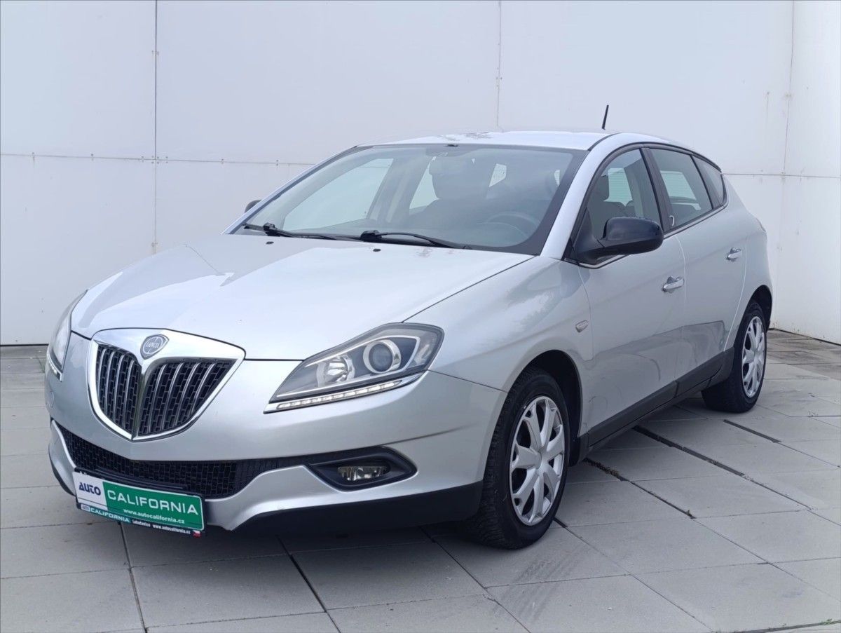 Lancia Delta, 1,6 1.6 JTD Klimatizace - fotka 2
