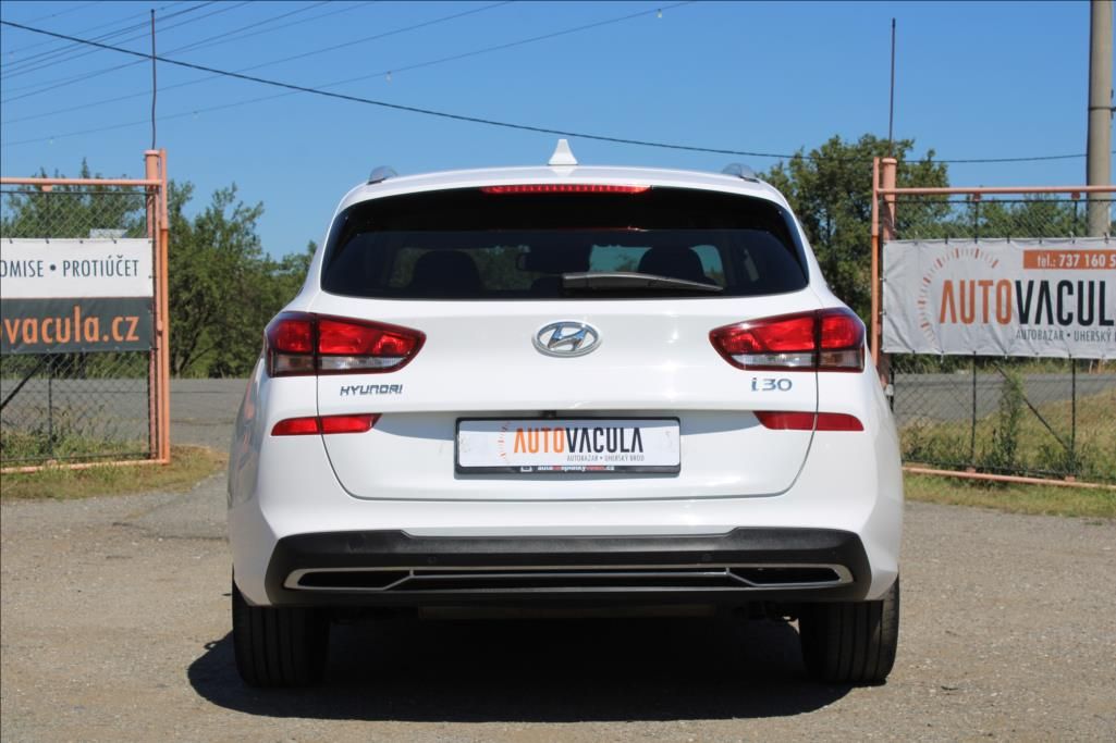 Hyundai i30, 1,5 i  SMART, VÝHŘEVY, ČR - fotka 6