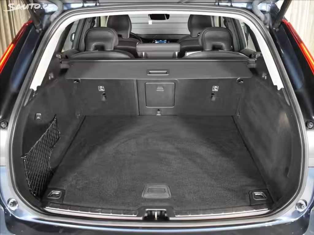 Volvo XC60, B4 FWD CORE - fotka 6